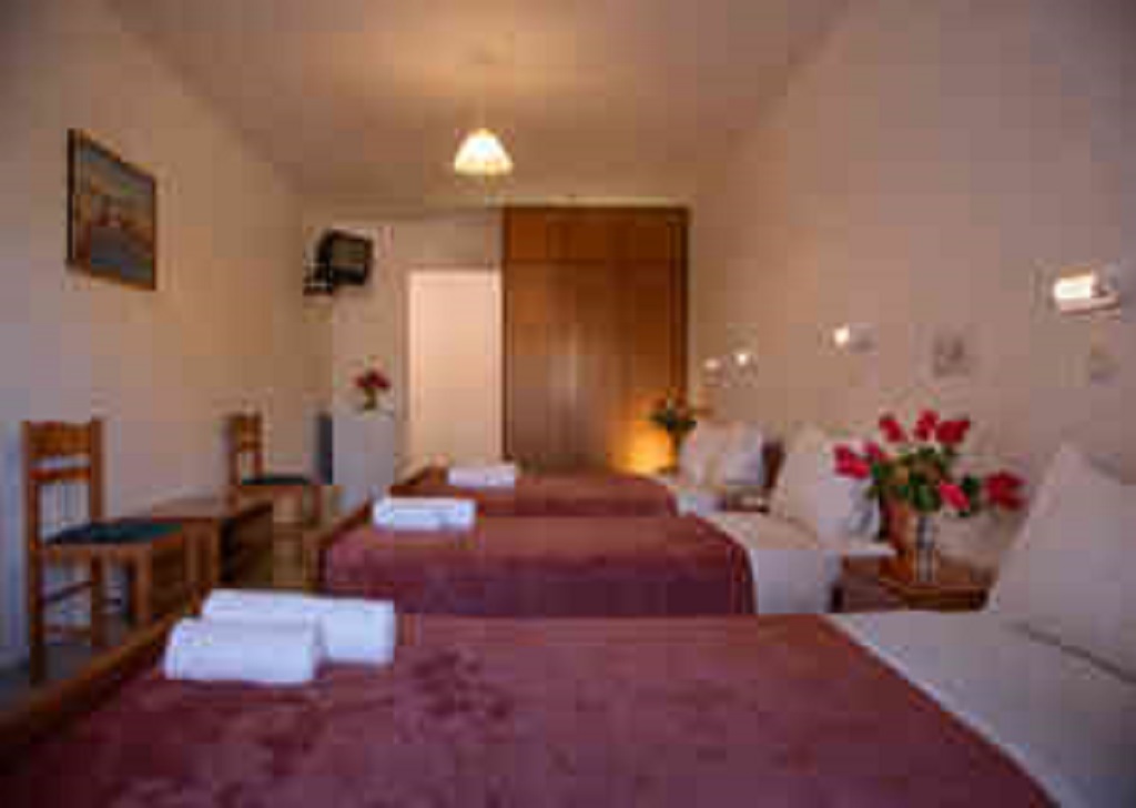 ROOM QUADRUPLE