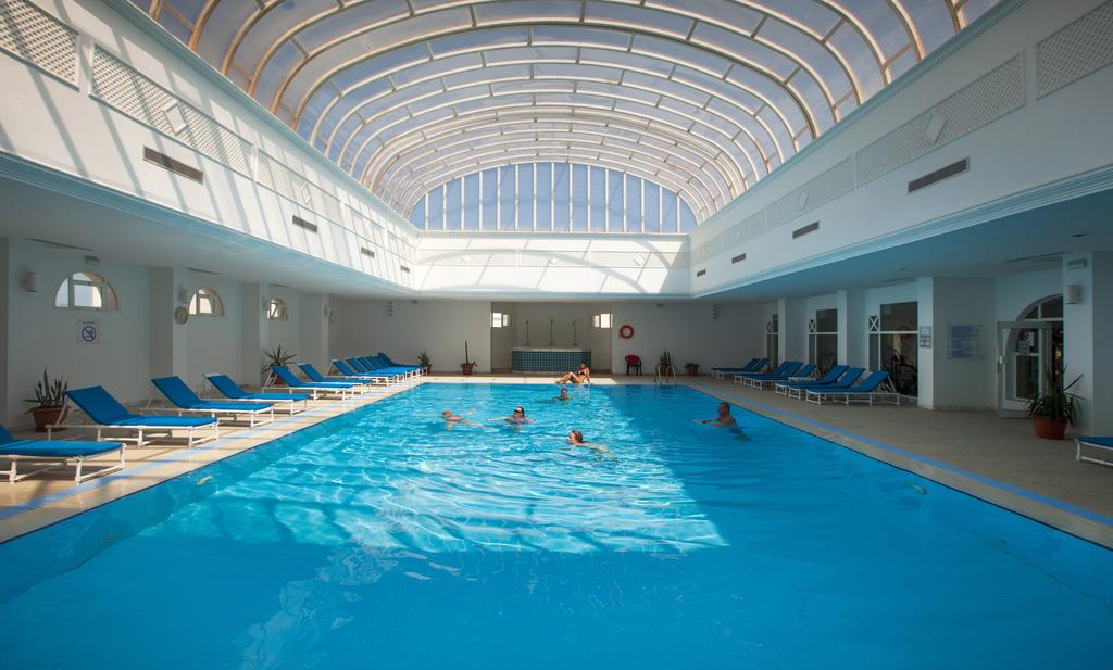 Piscină interioară