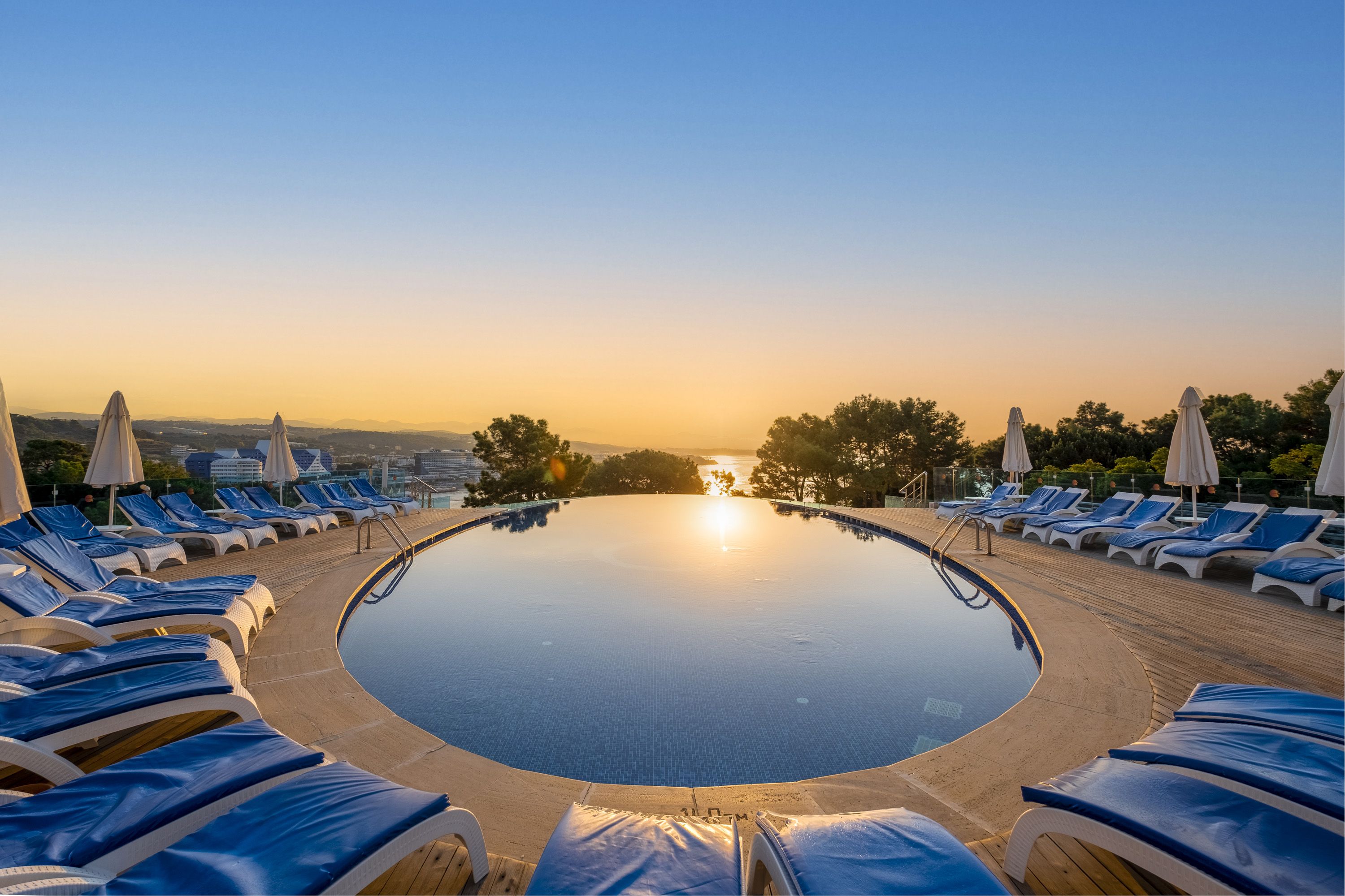 Piscina deschisă