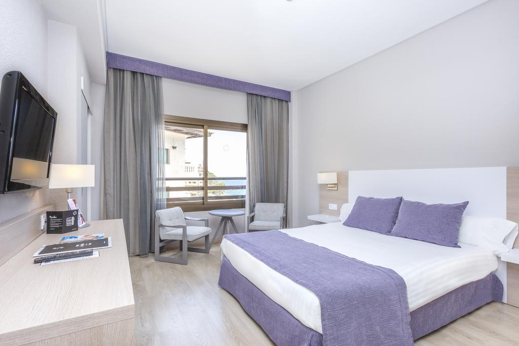 DOUBLE LATERAL SEA VIEW BALCONY