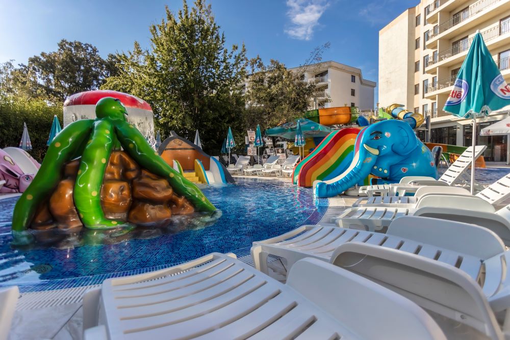 12.Children Outdoor Pool _ Prestige Hotel _ Aquapark.jpg