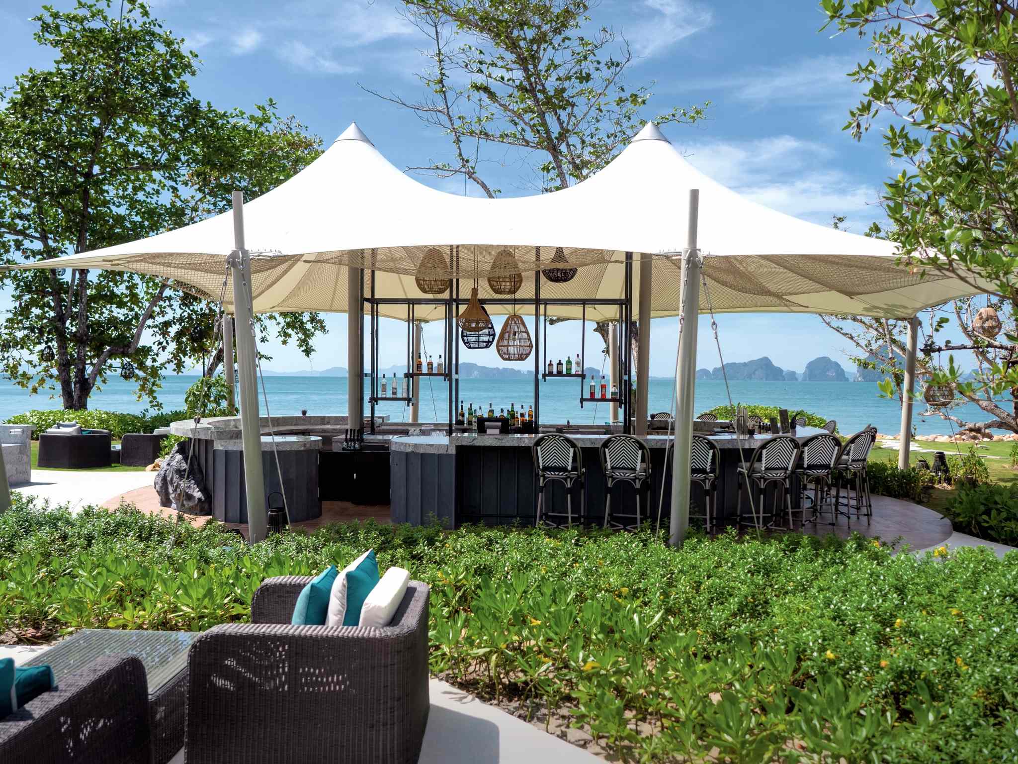 Kredkaew Bar