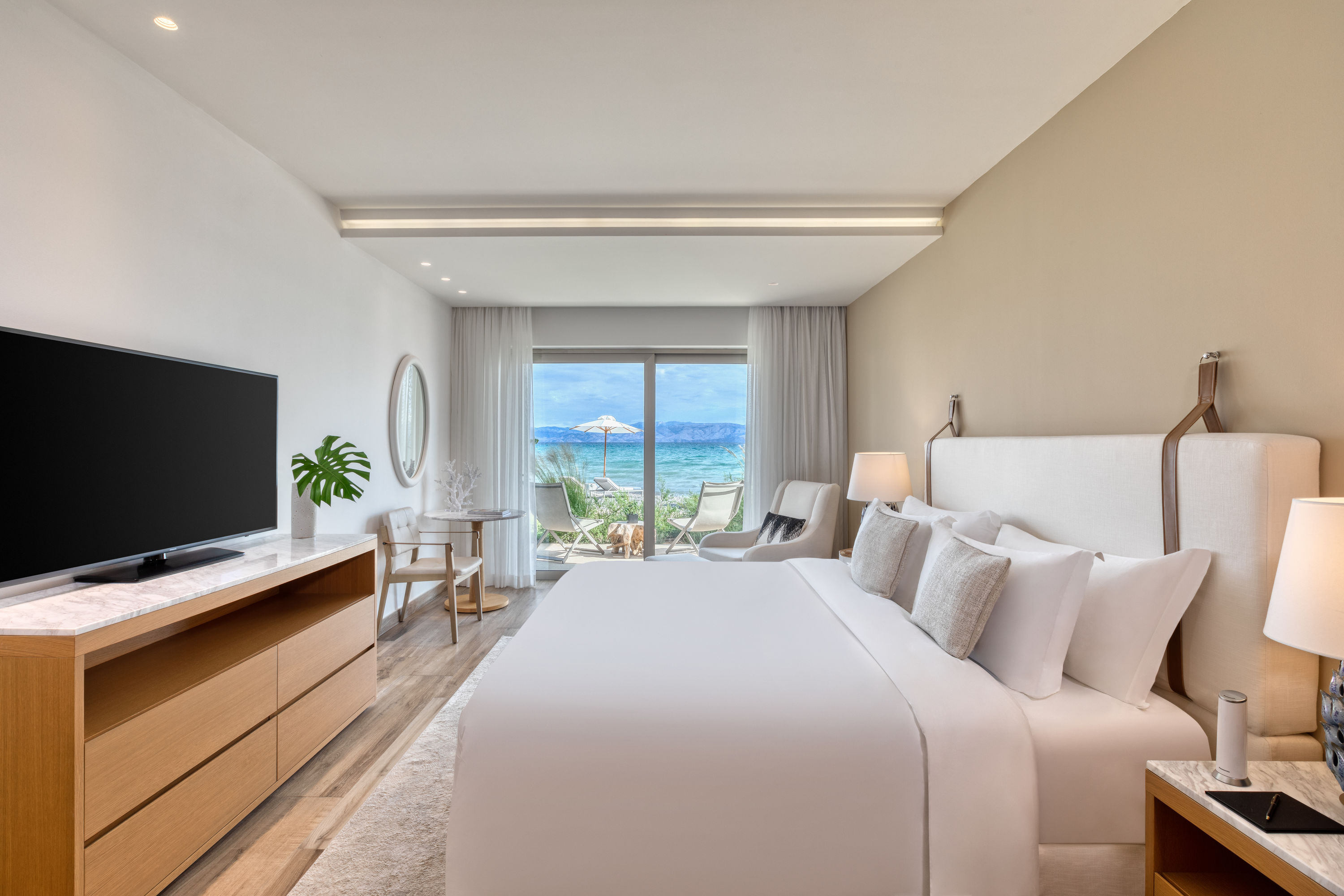 Emerald Suite Beach Front