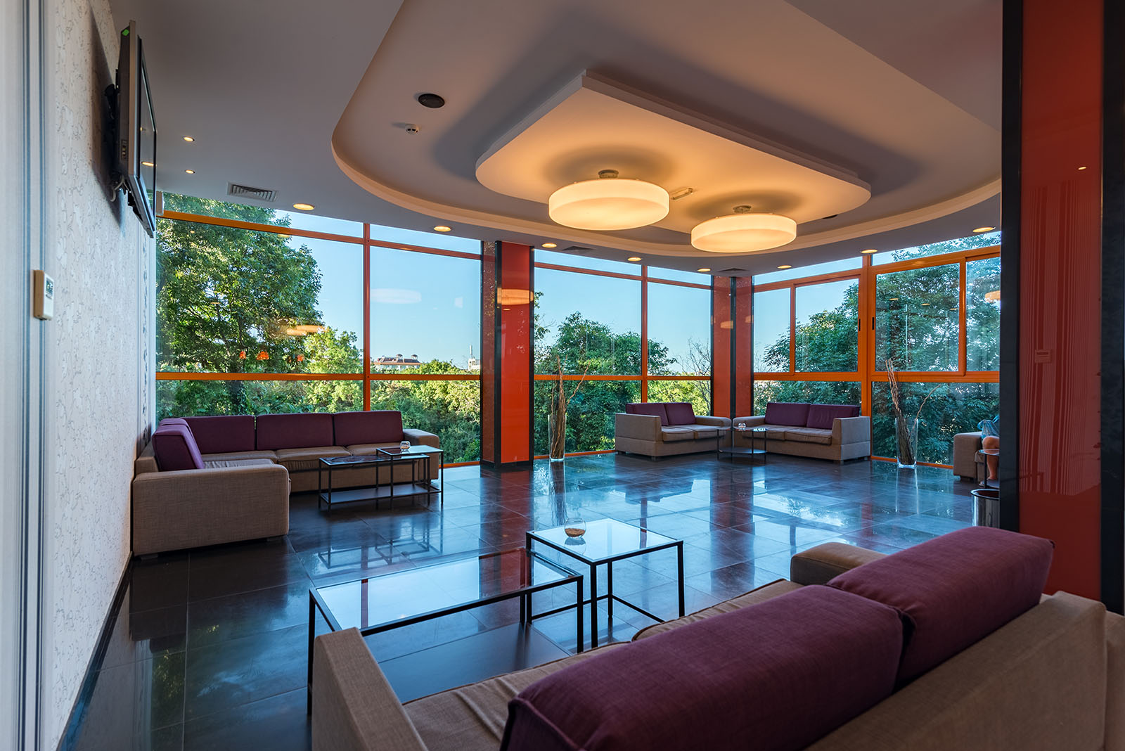 LOBBY BAR