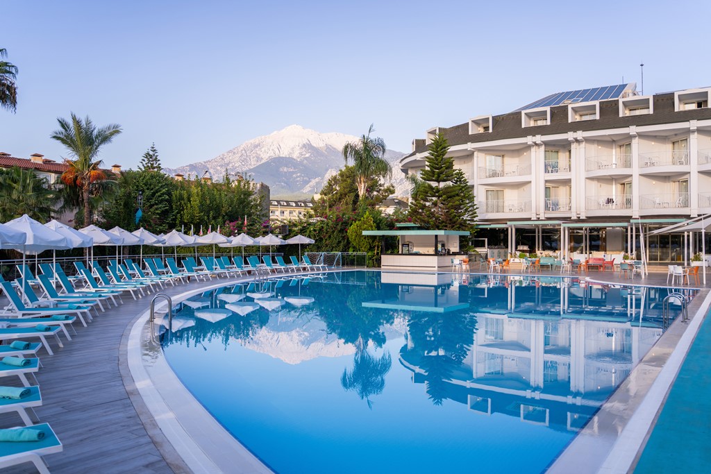 Piscina deschisă