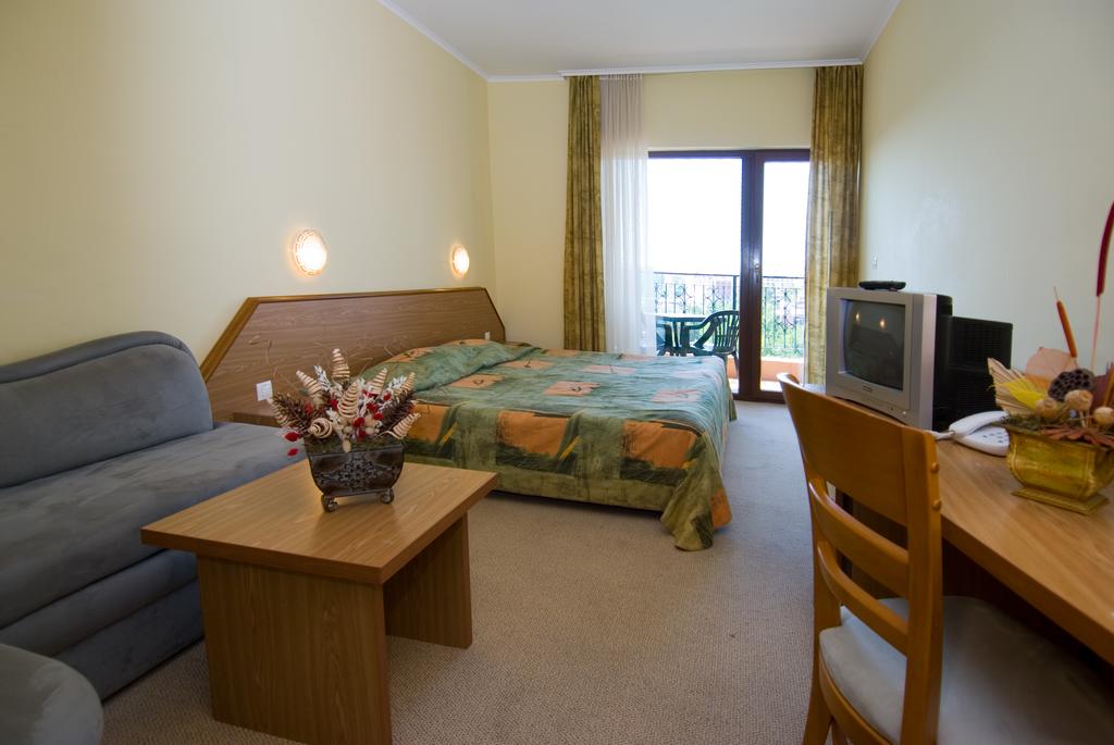 DOUBLE COMFORT ROOM 