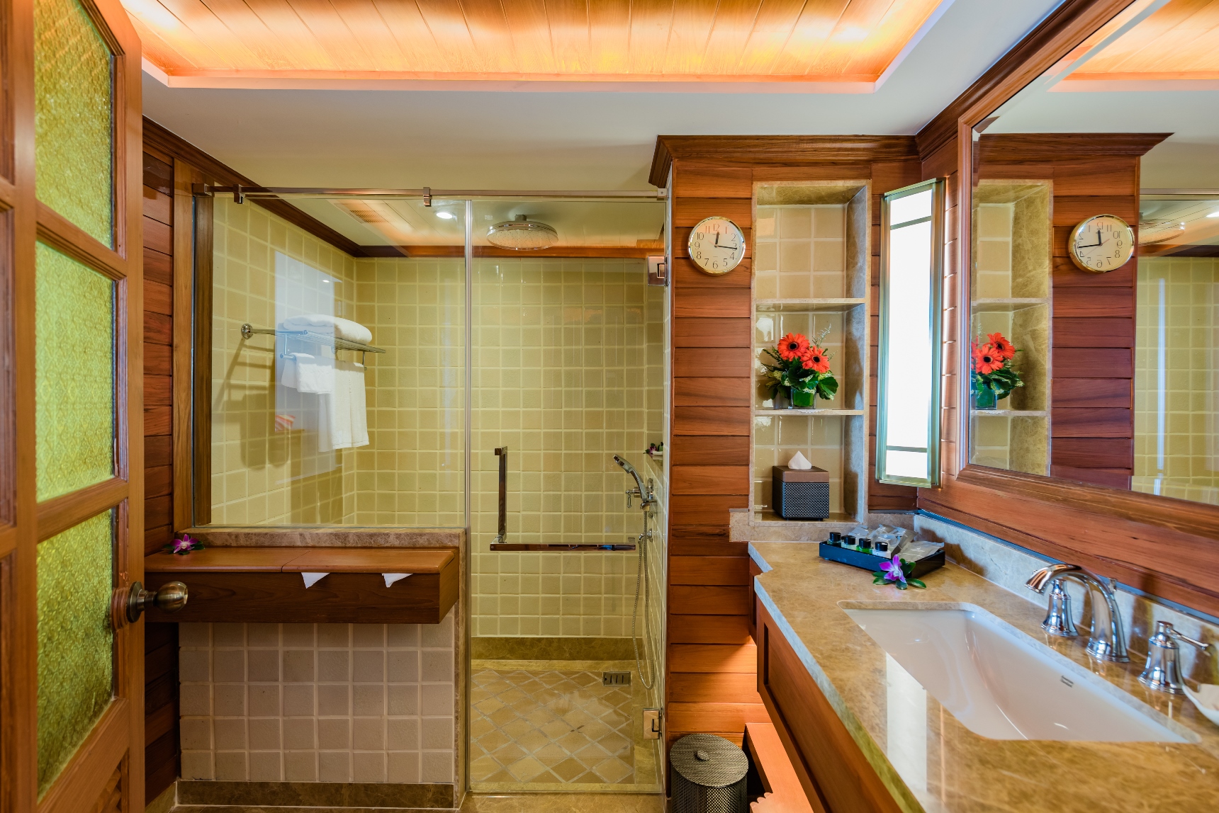 Ocean Jacuzzi Suite