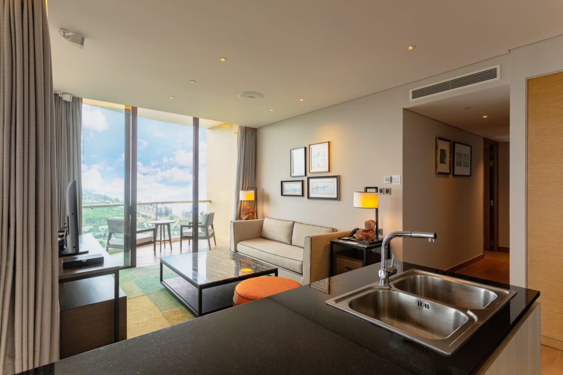 2 KING 1 TWIN RESIDENCE OCEAN VIEW (NO EXTRA BED)