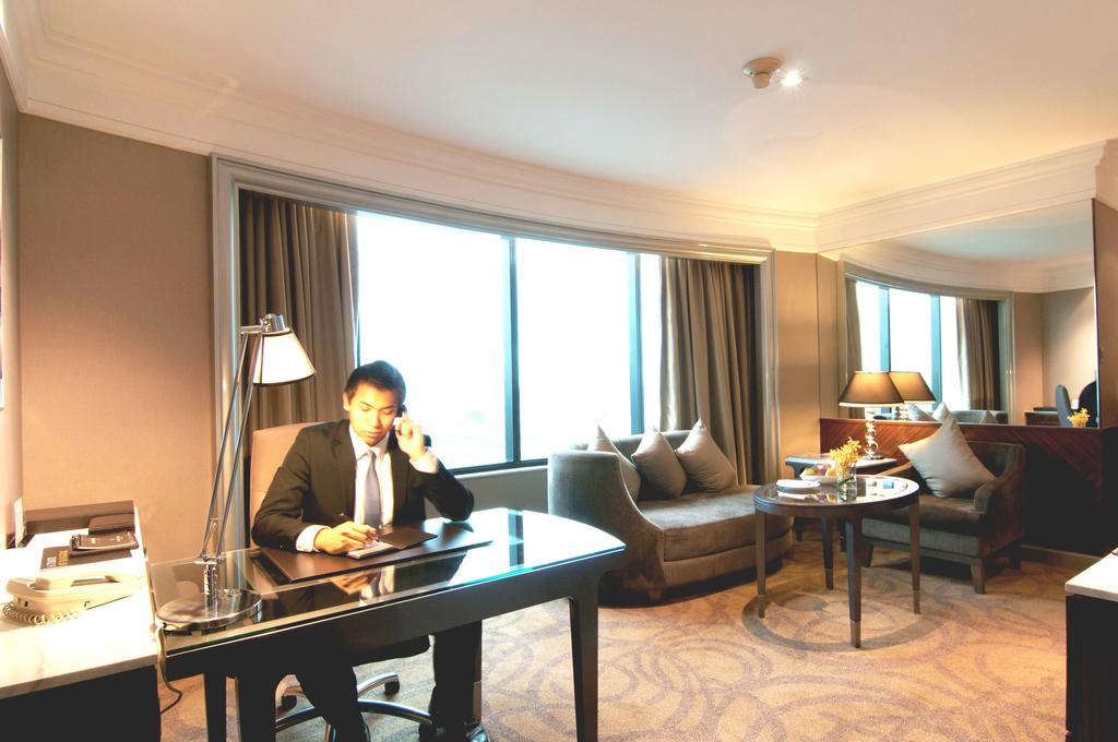Corner Suite