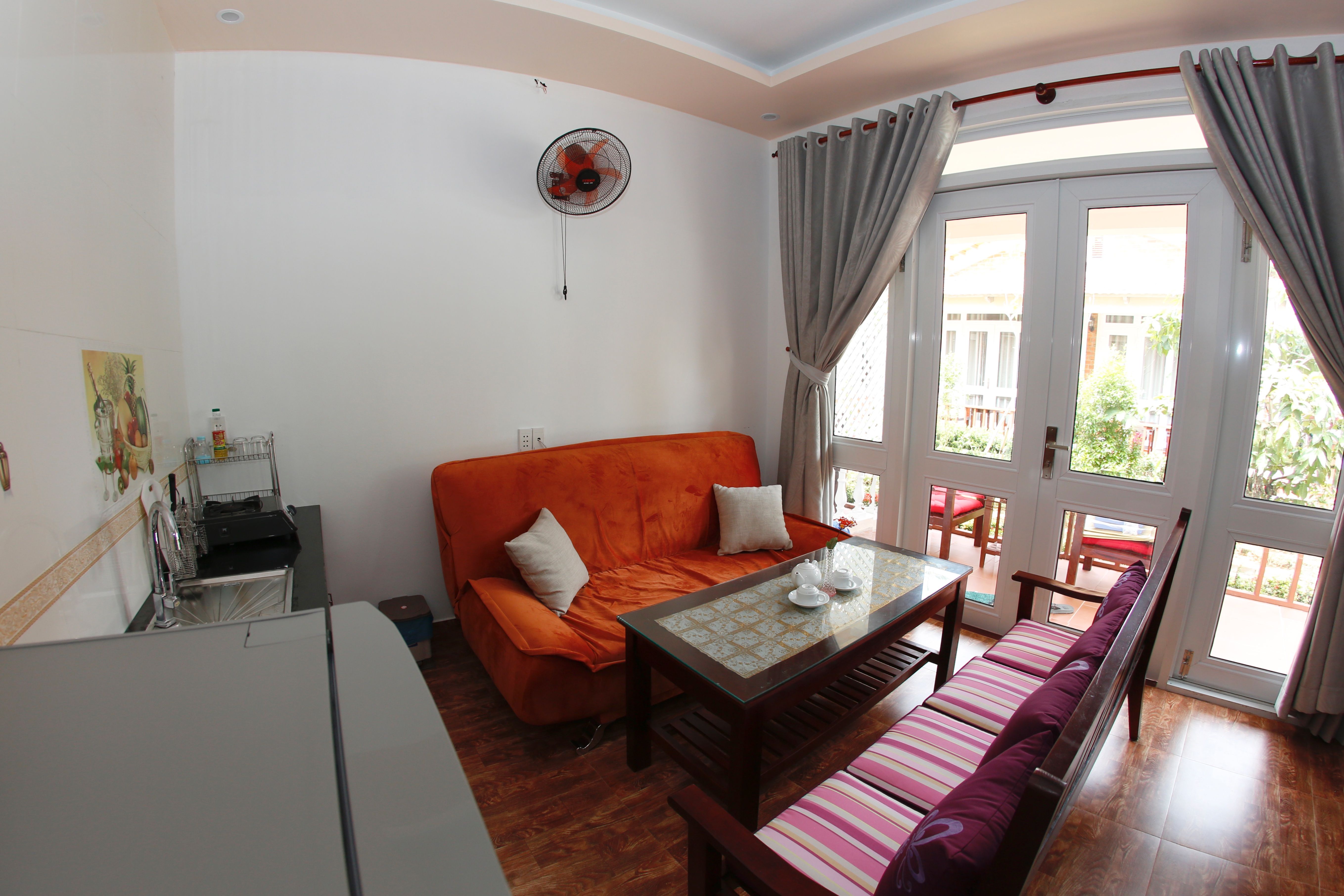 ONE BEDROOM APARTMENT