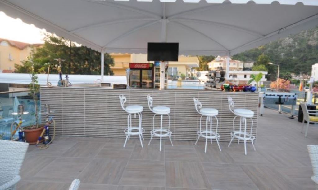 POOL BAR