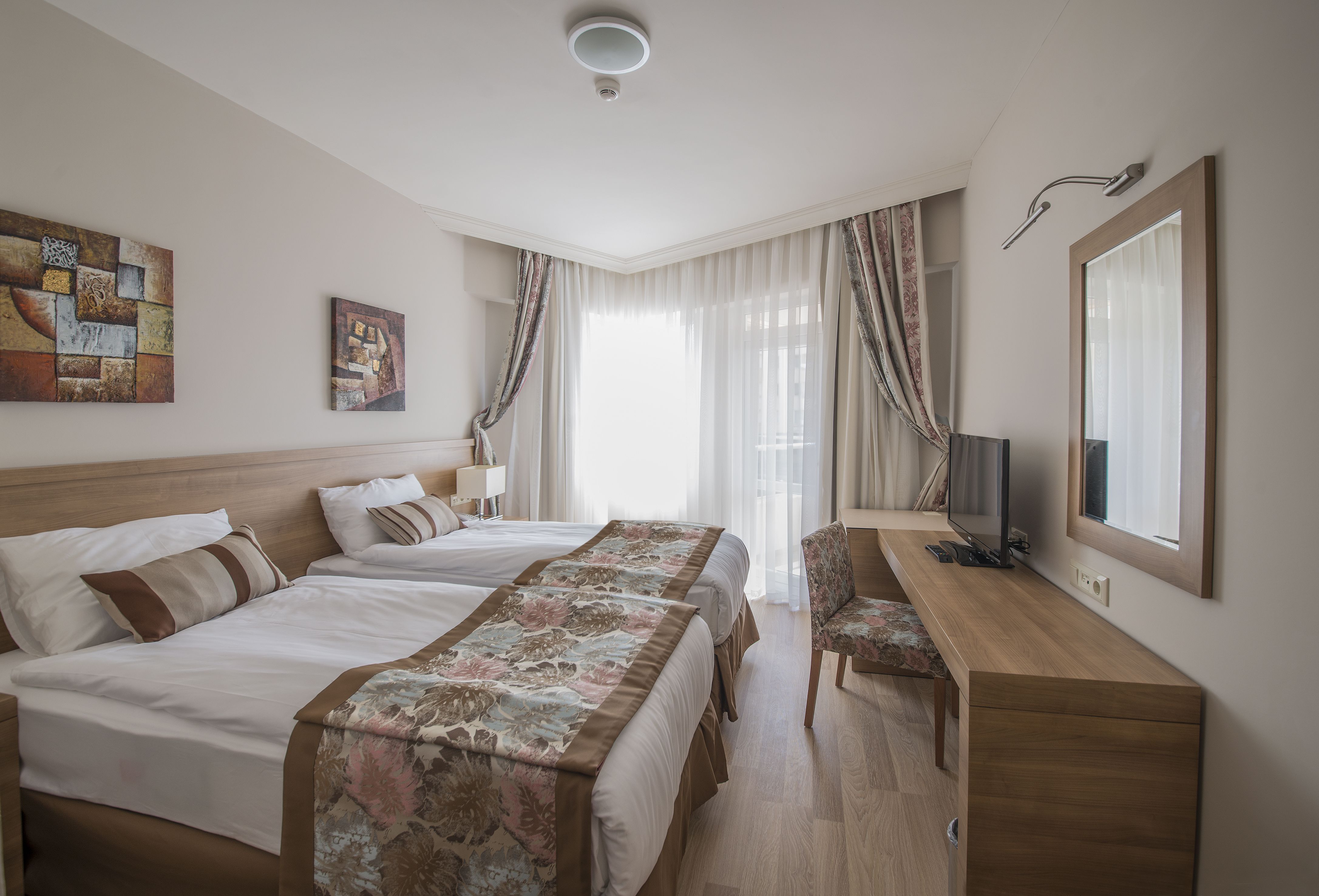 STANDARD ROOM WITH BALCONY