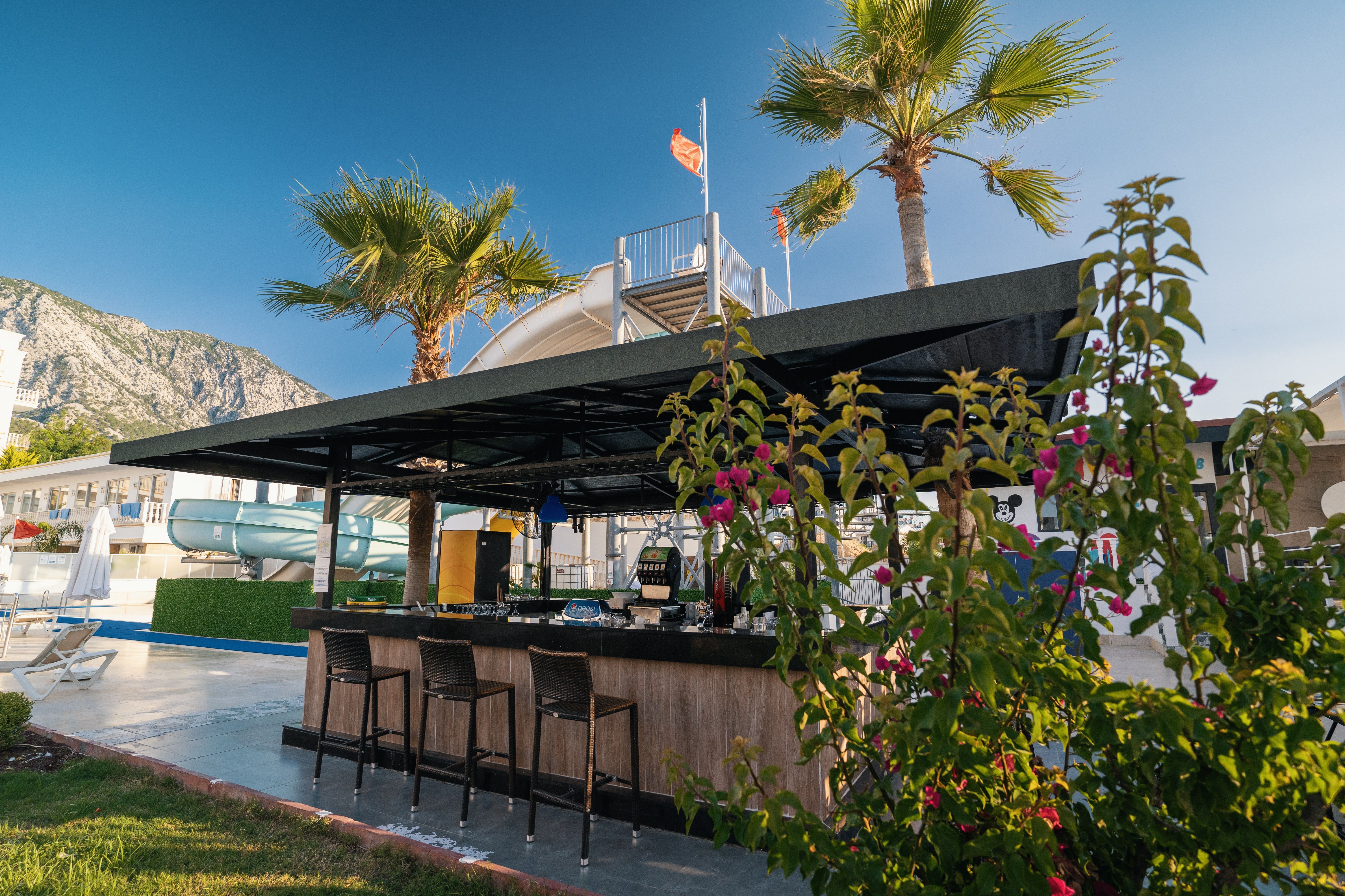 Pool & Beach Bar