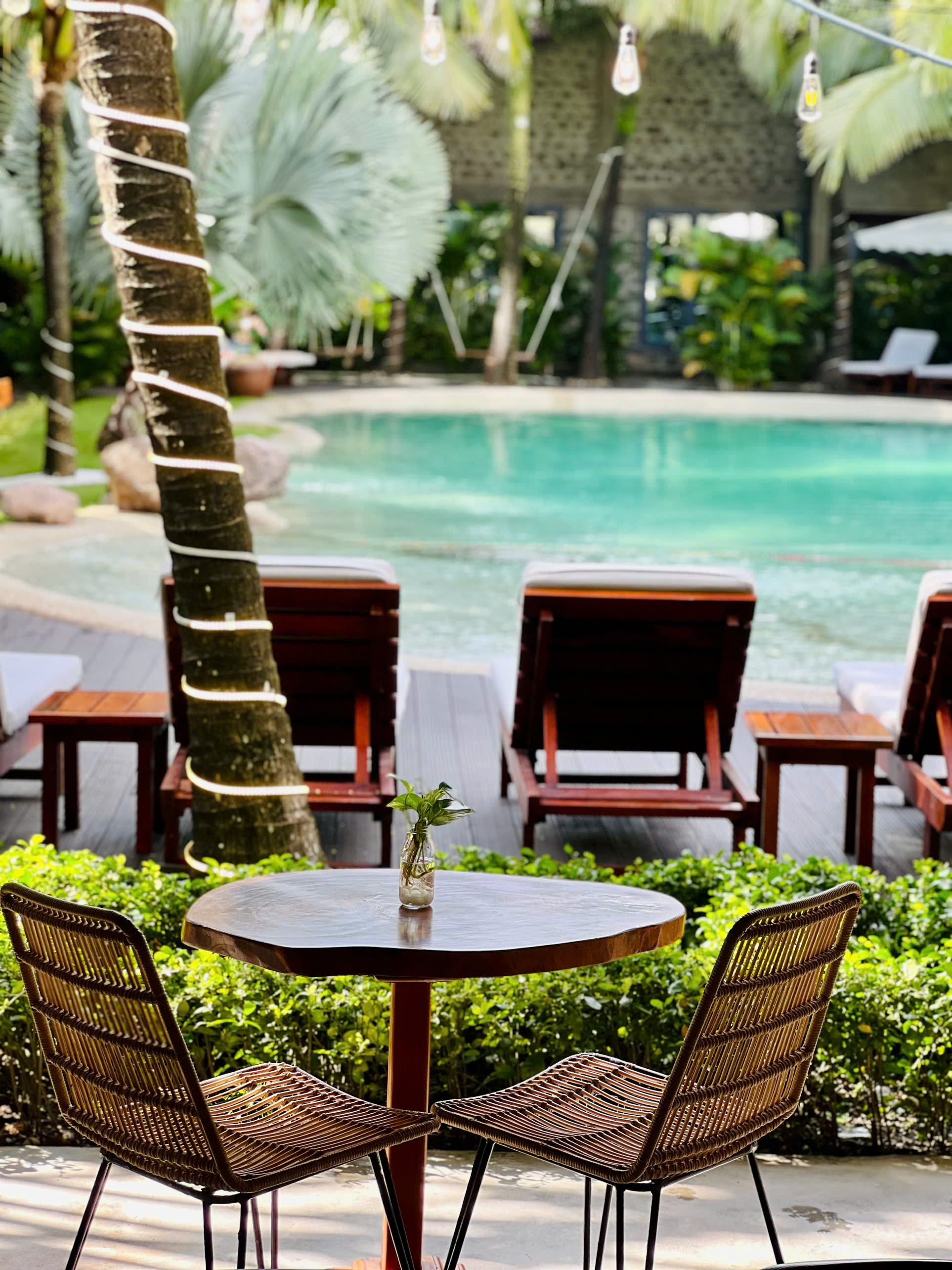 HOTELS RESTAURANT