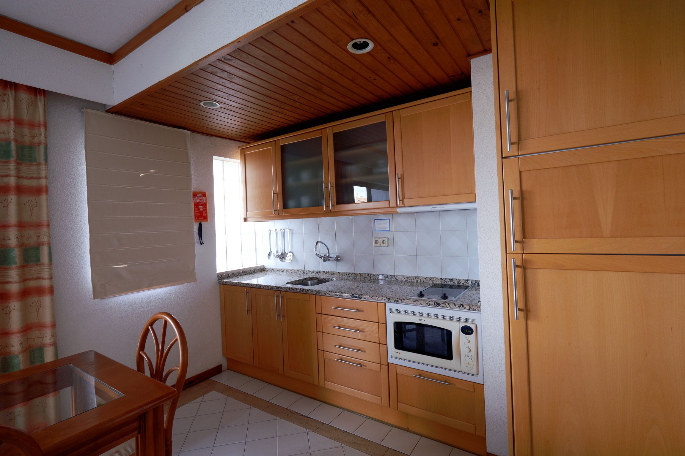 DELUXE ONE BEDROOM APARTMENT
