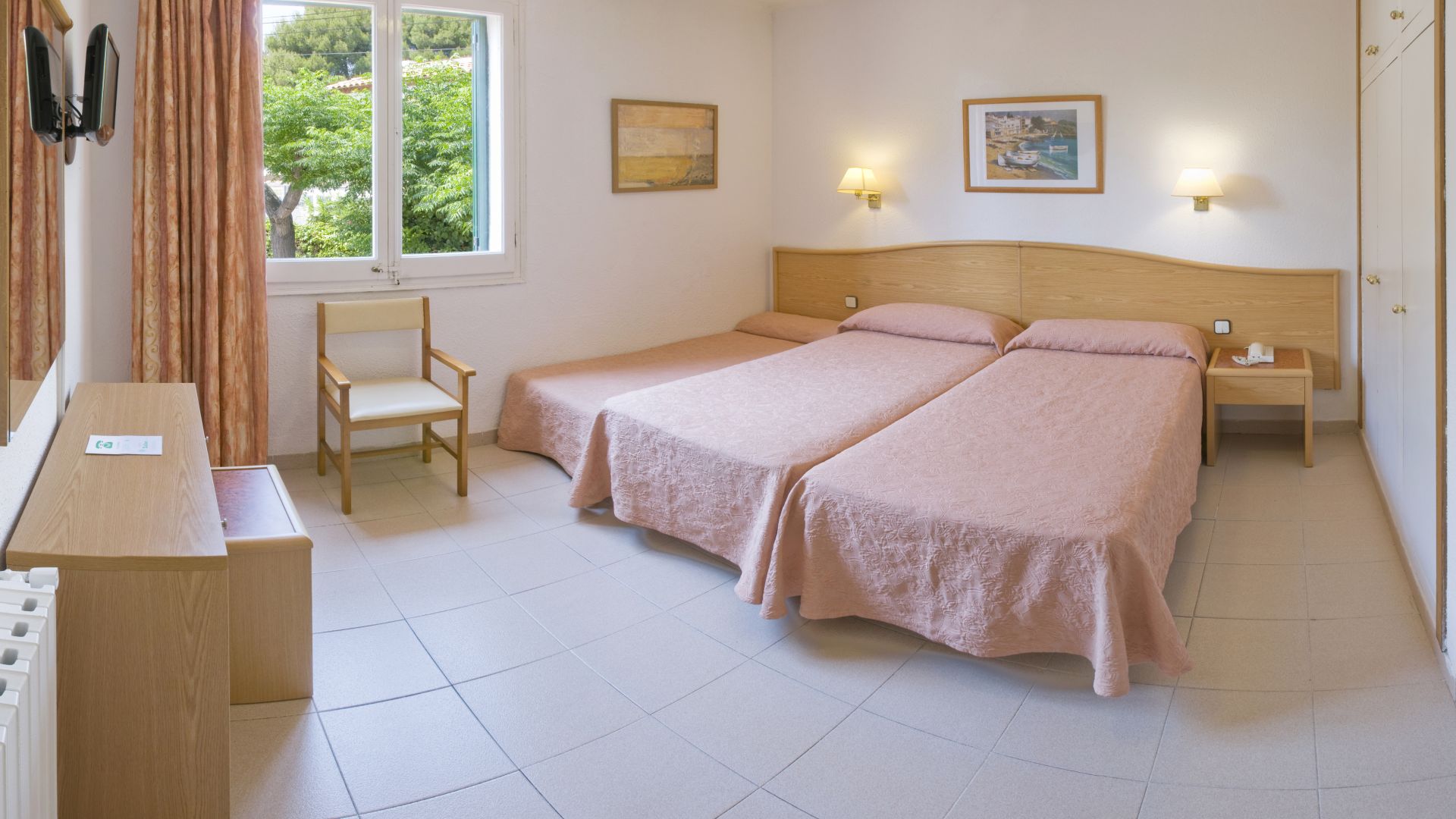 MONOPARENTAL ROOM