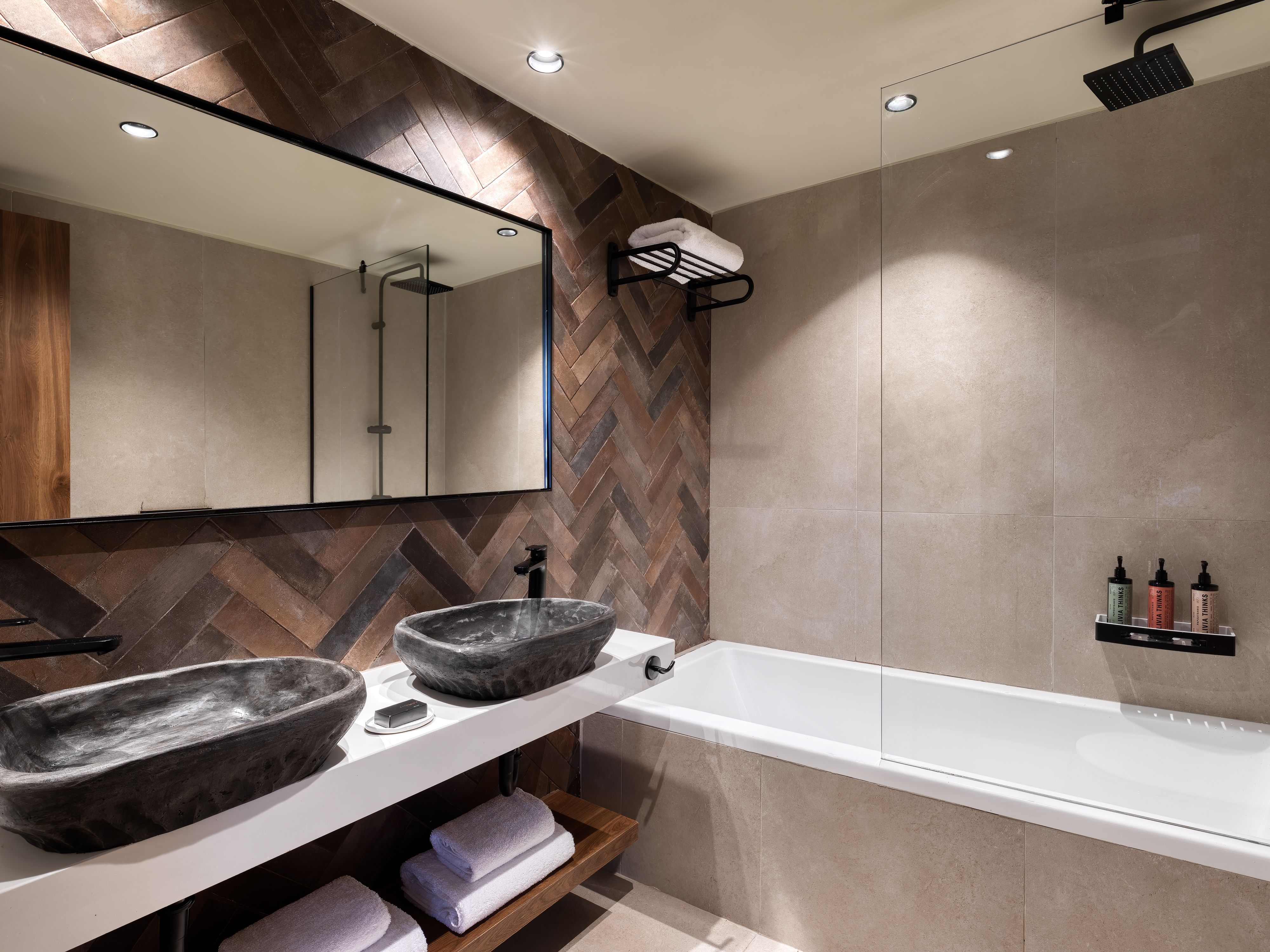 sapphire lush three bedroom suite