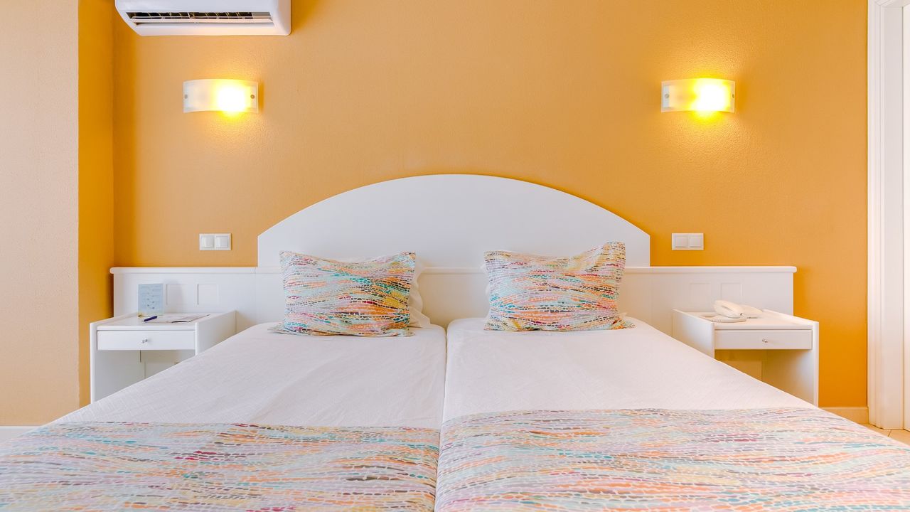 DB- DOUBLE ROOM STANDARD