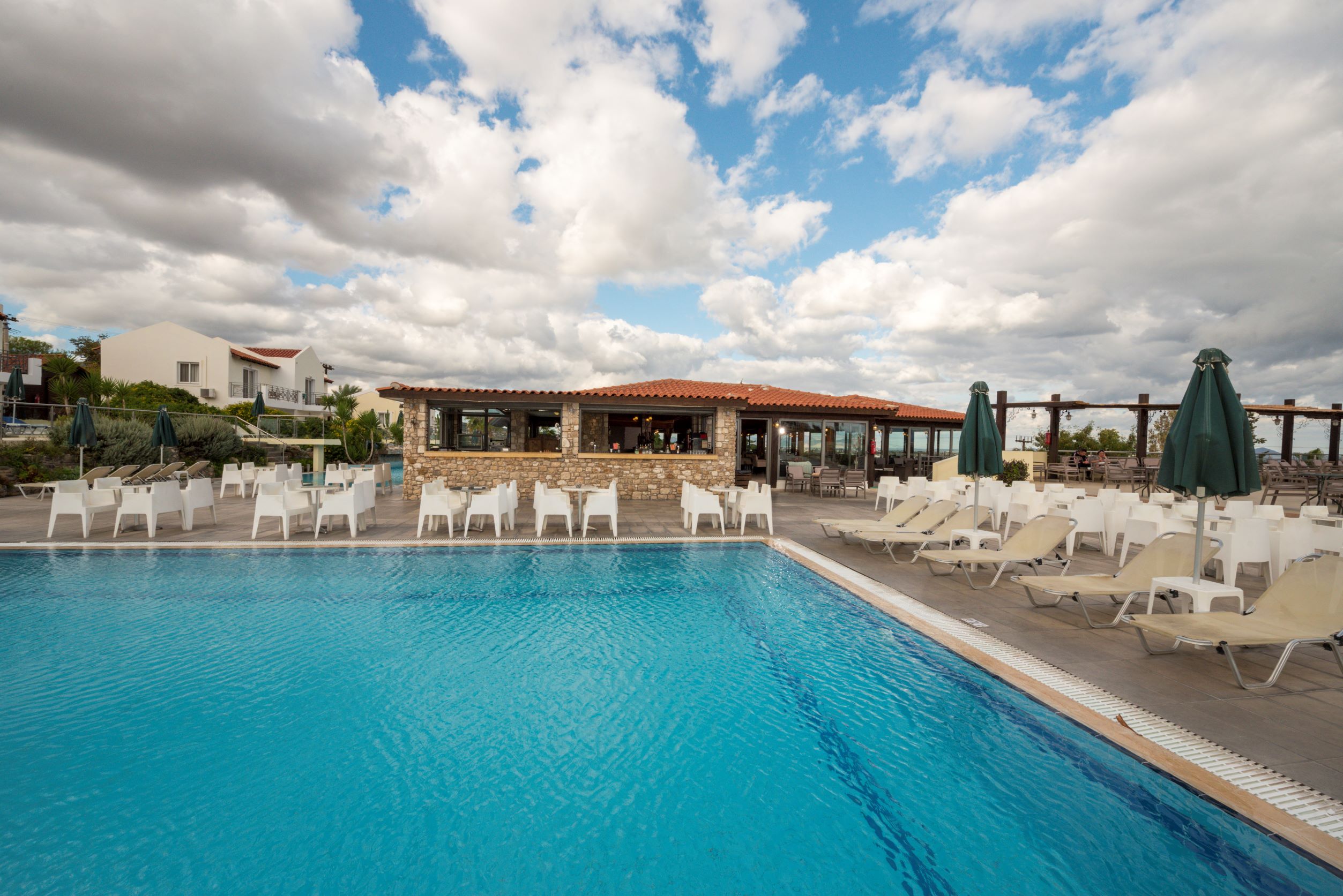 POOL BAR