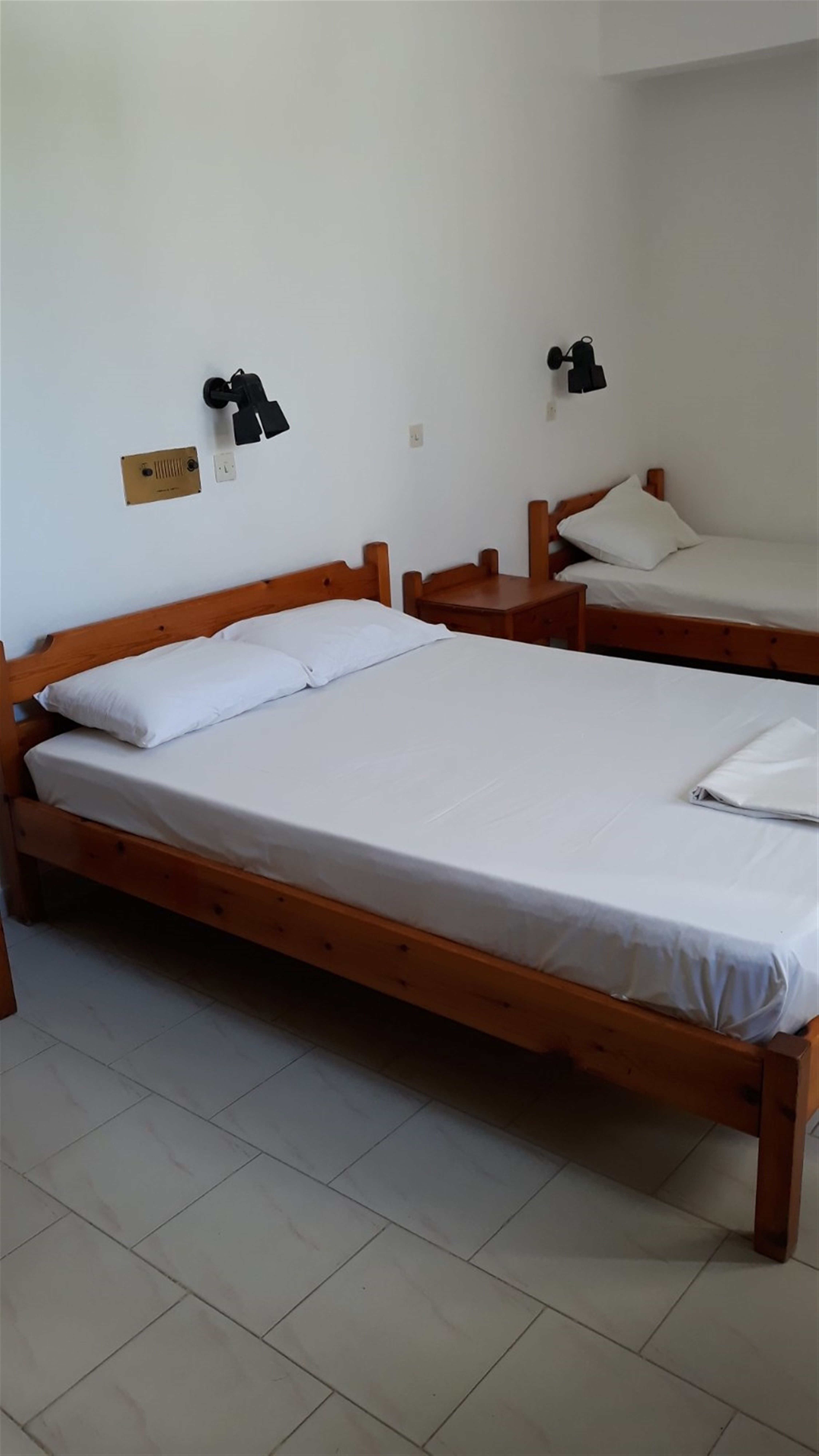 DOUBLE ROOM