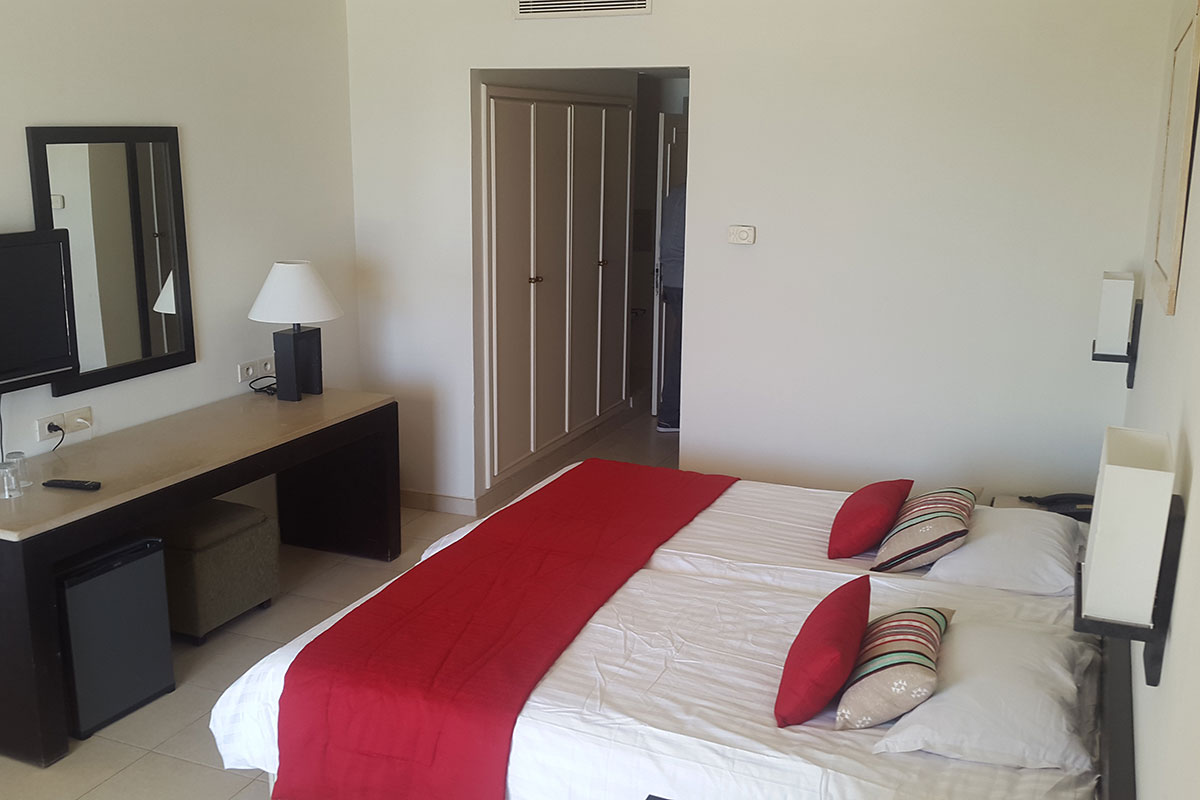 ROOM DOUBLE GARDENVIEW