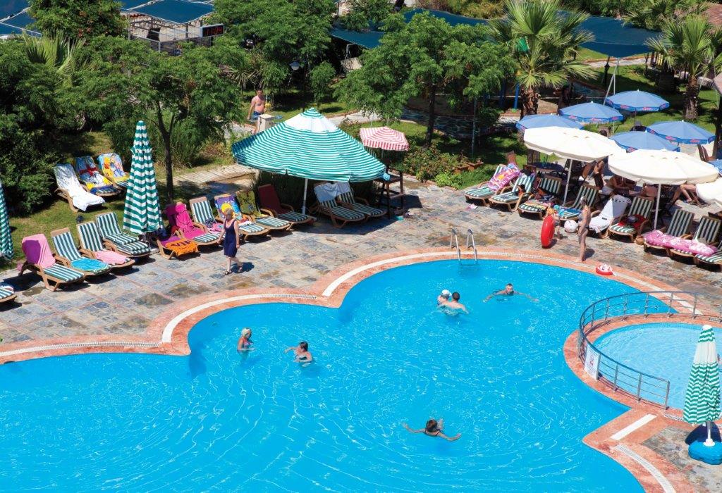 Piscina deschisă