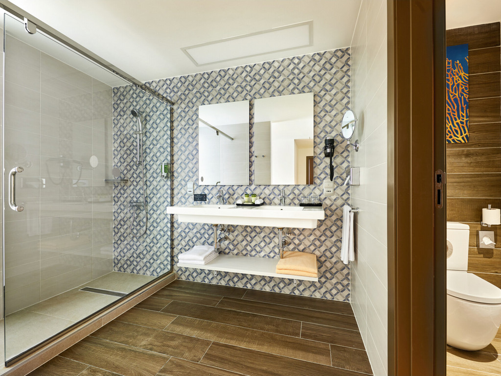 Overwater Jr Suite 