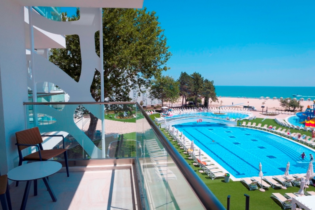 Piscina deschisă
