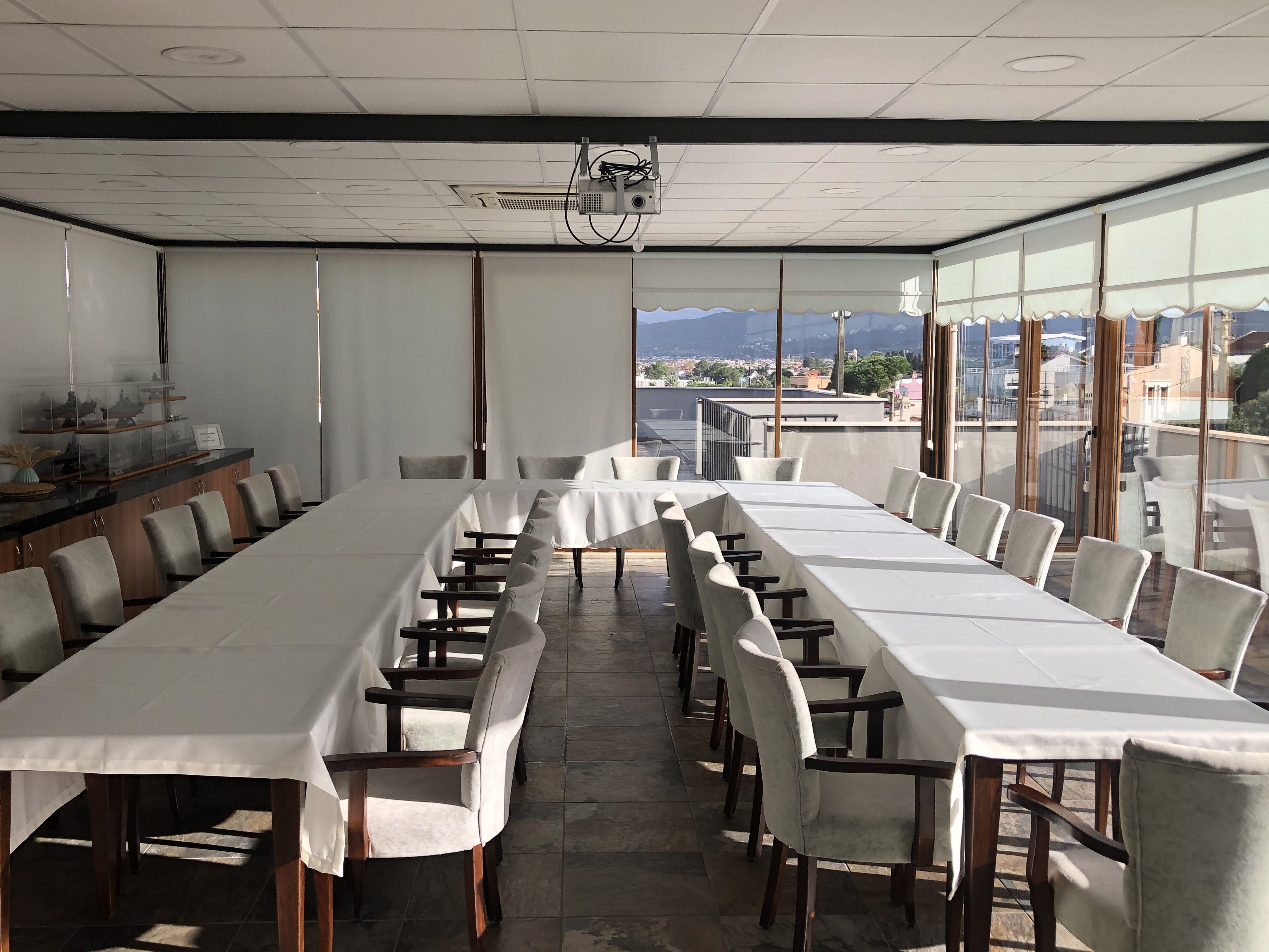 MICE (servicii de organizare de întâlniri, conferințe, alte evenimente)