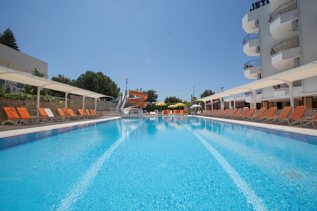 Piscina deschisă