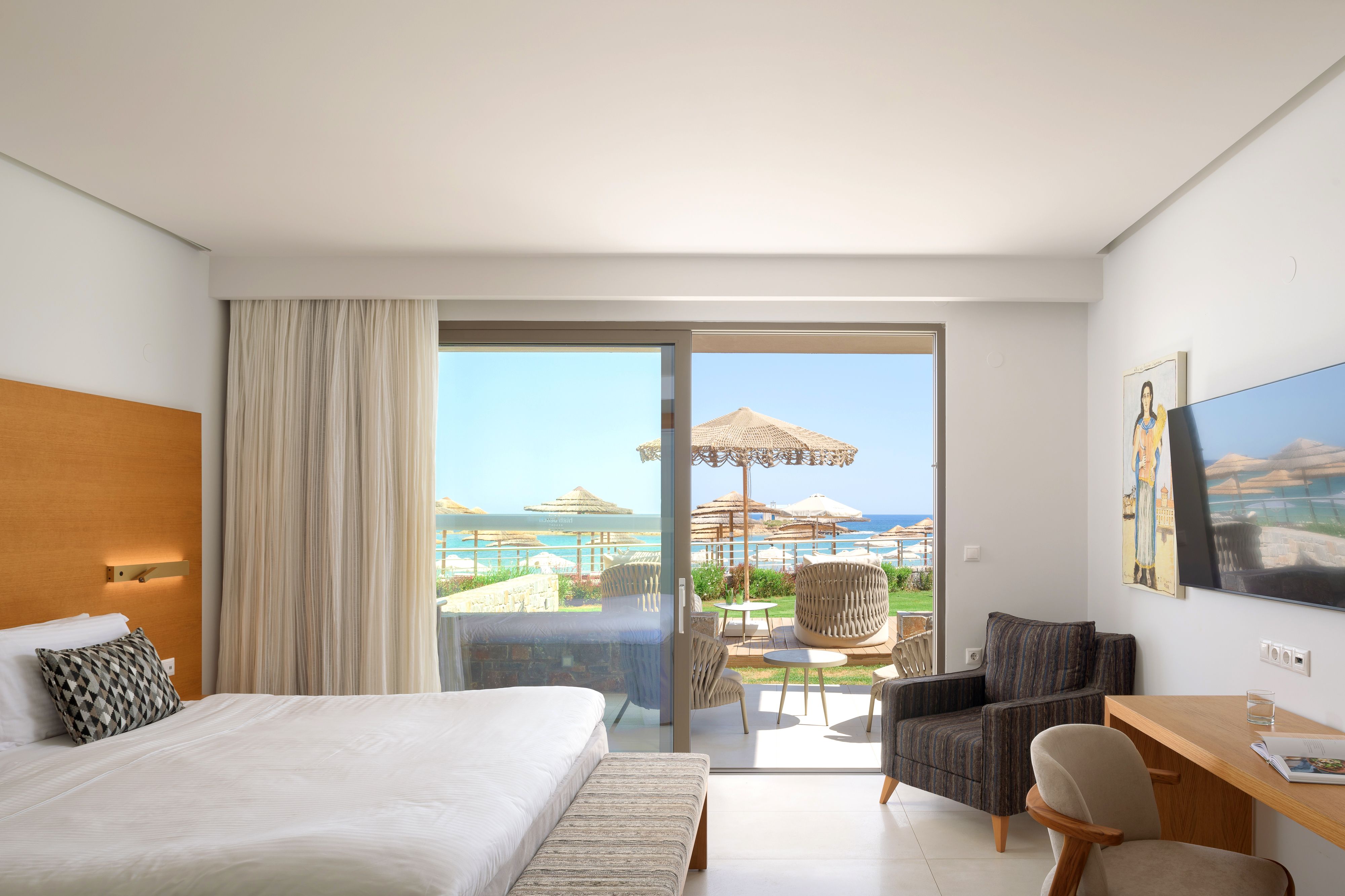 White Pearl Beachfront Suite Front Sea View