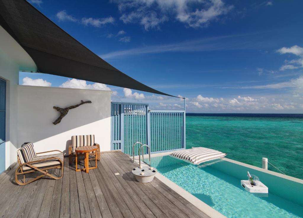 Sunset Water Pool Villa