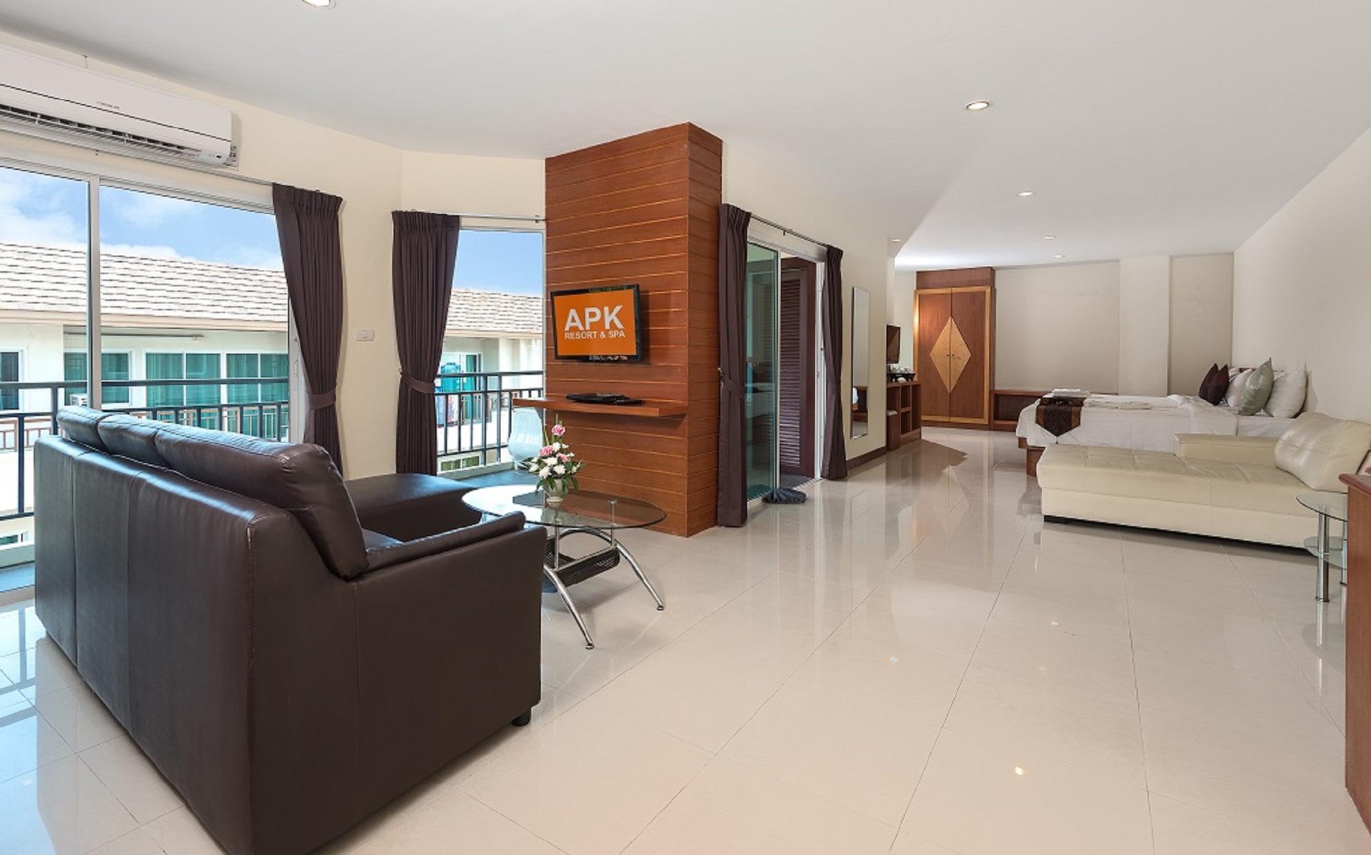 JUNIOR SUITE 