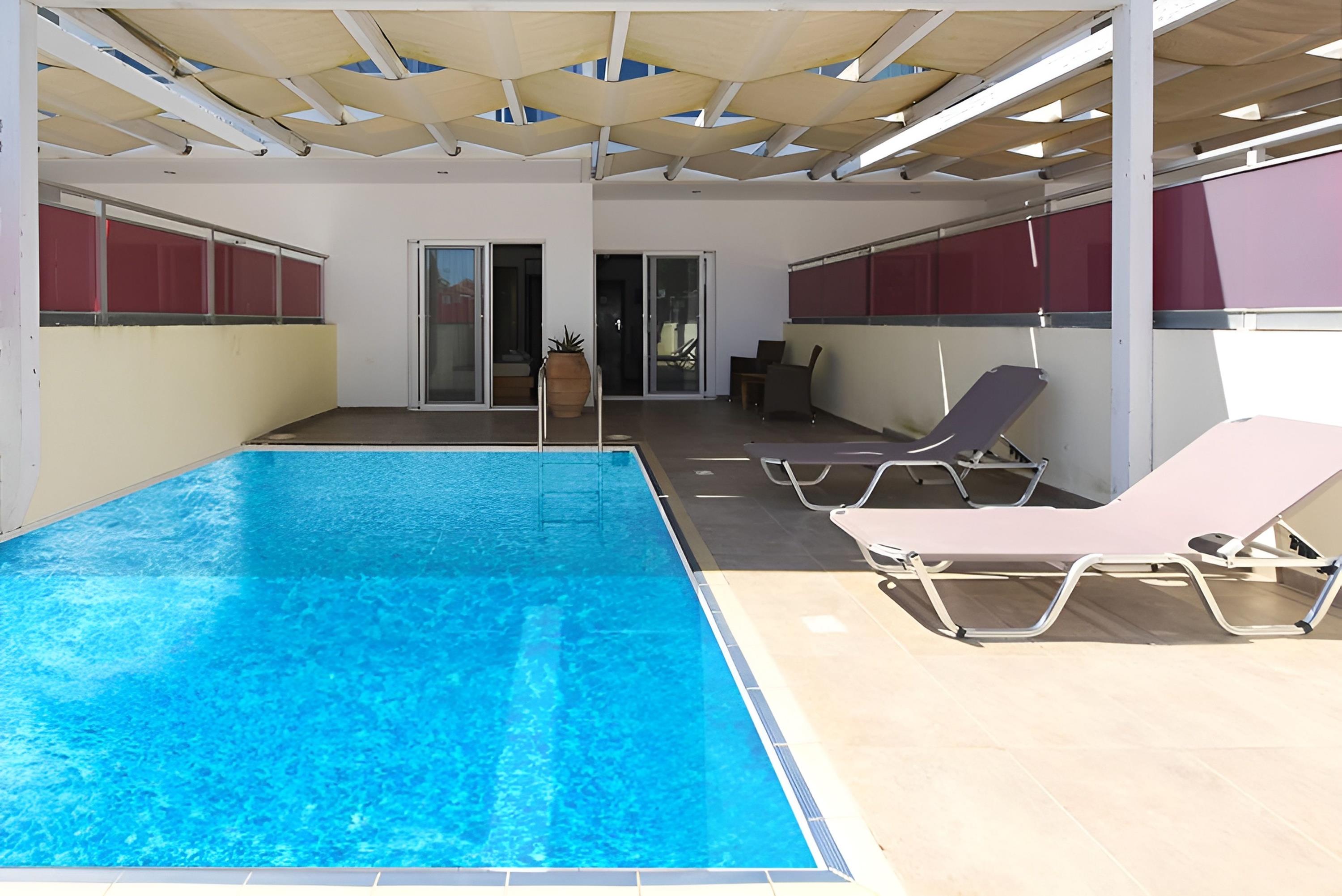 executive suite with private pool-single use