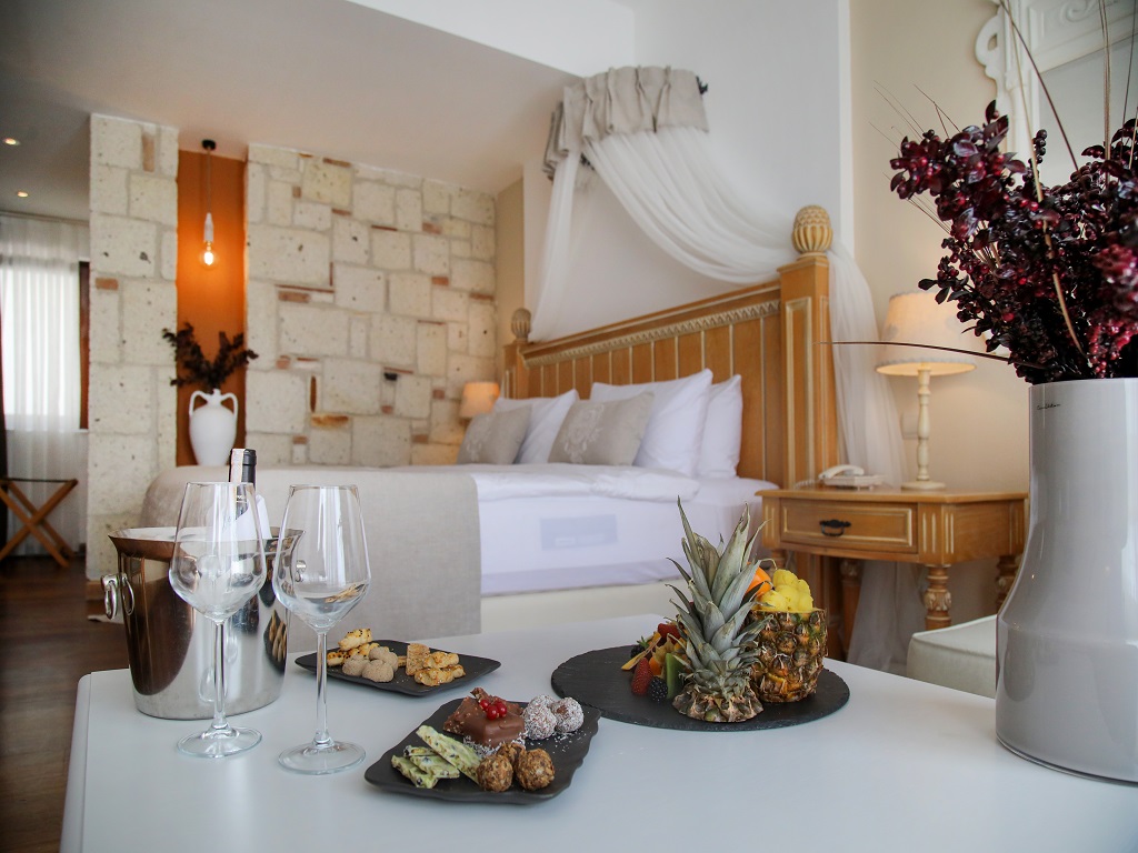 Executive Terrace Room