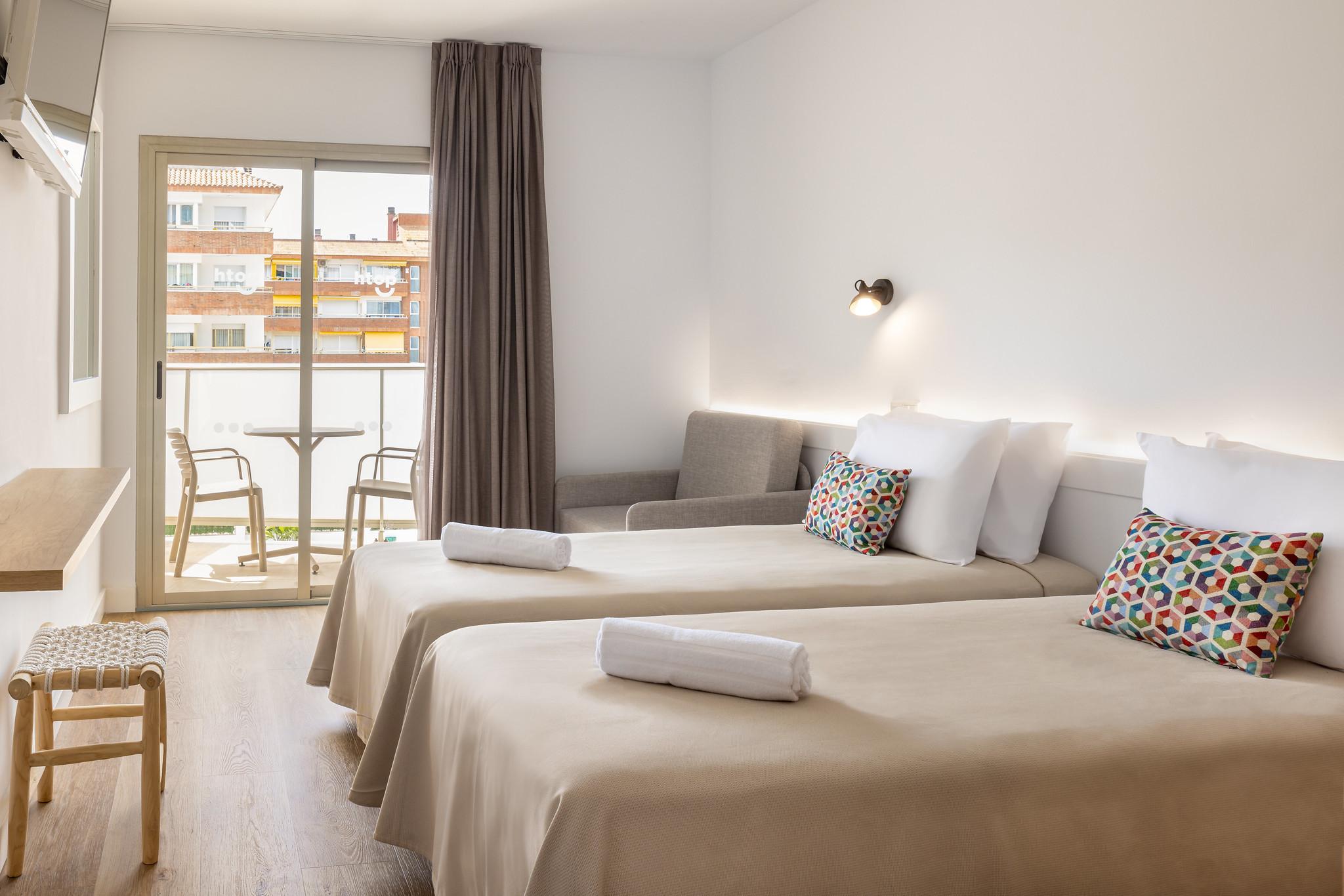 TWIN ROOM BALCONY OR TERRACE