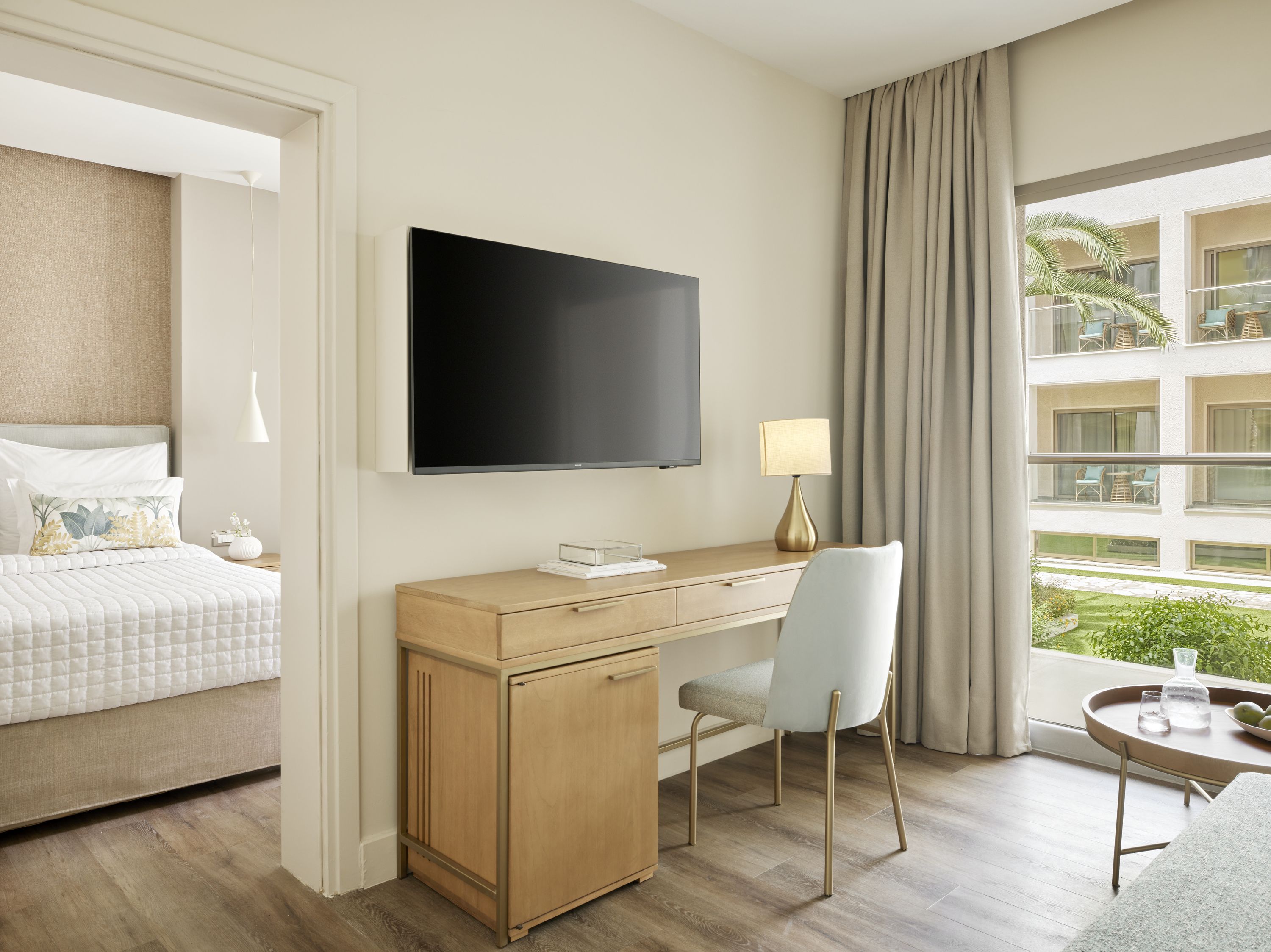 Family Room Garden/ Resort View