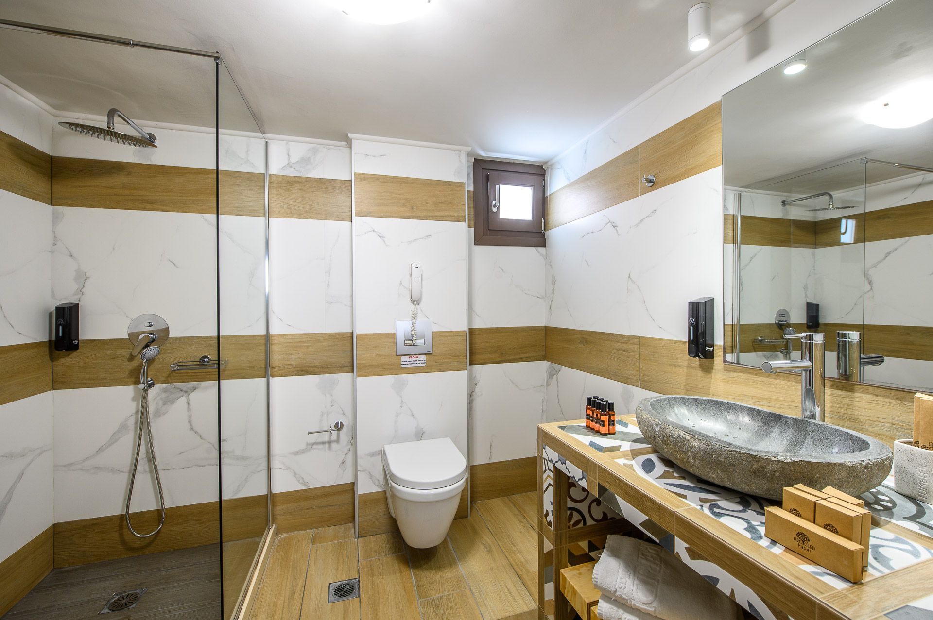 Luxury Annex Split Level Suite