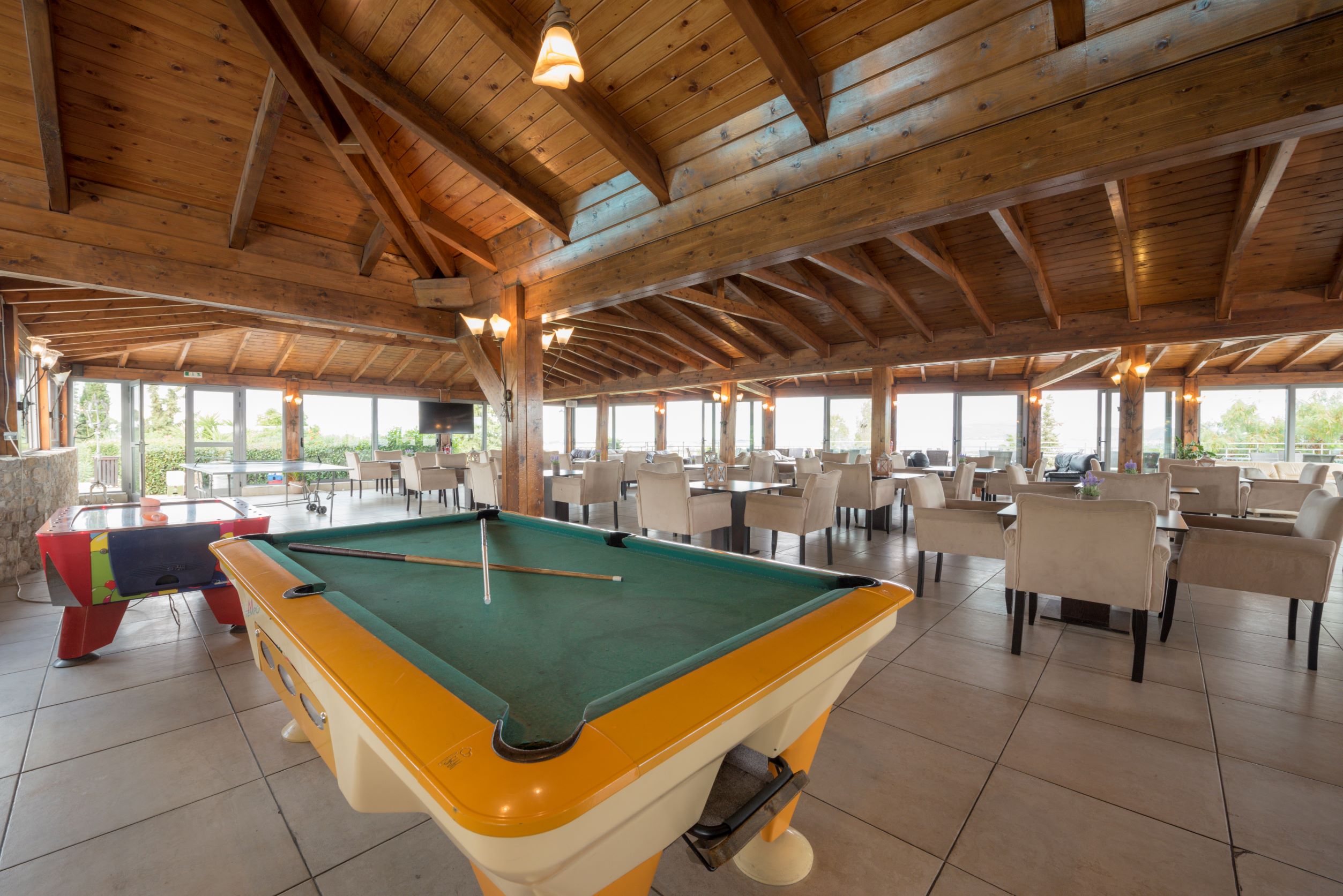 POOL BAR
