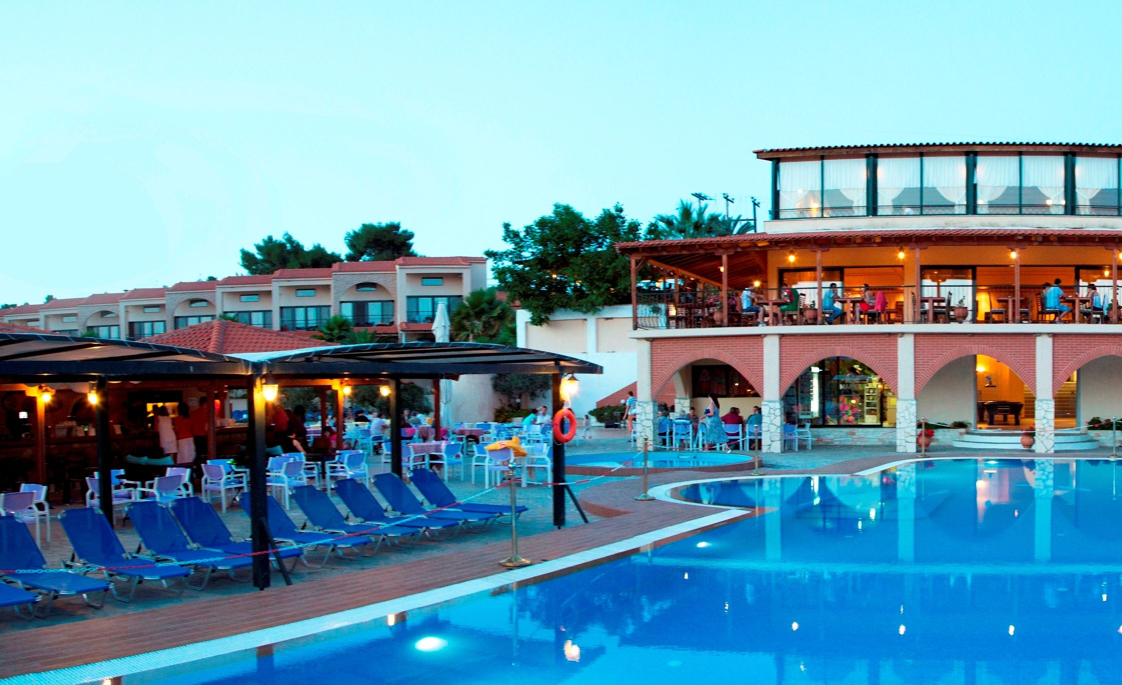 POOL BAR