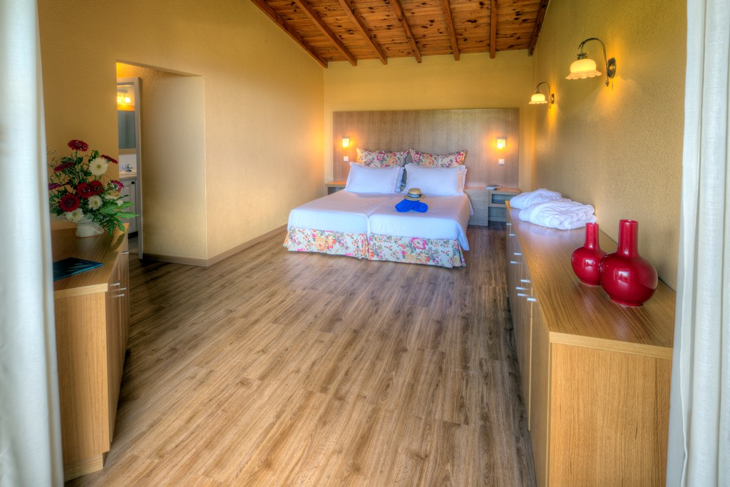 1L- 1 BEDROOM APARTMENT SIDE SEA VIEW