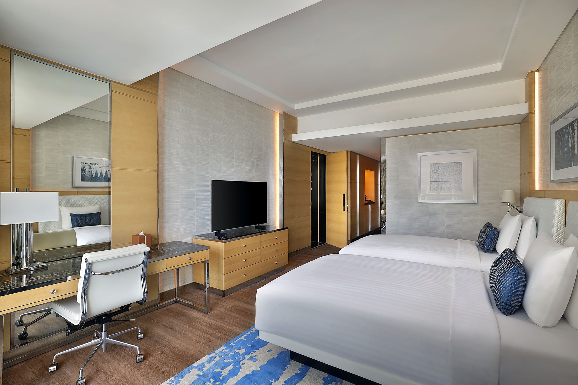 PALM FAMILY ROOM