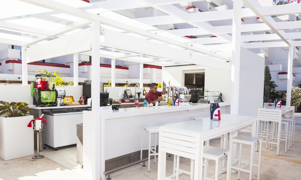 MAIN RESTAURANT