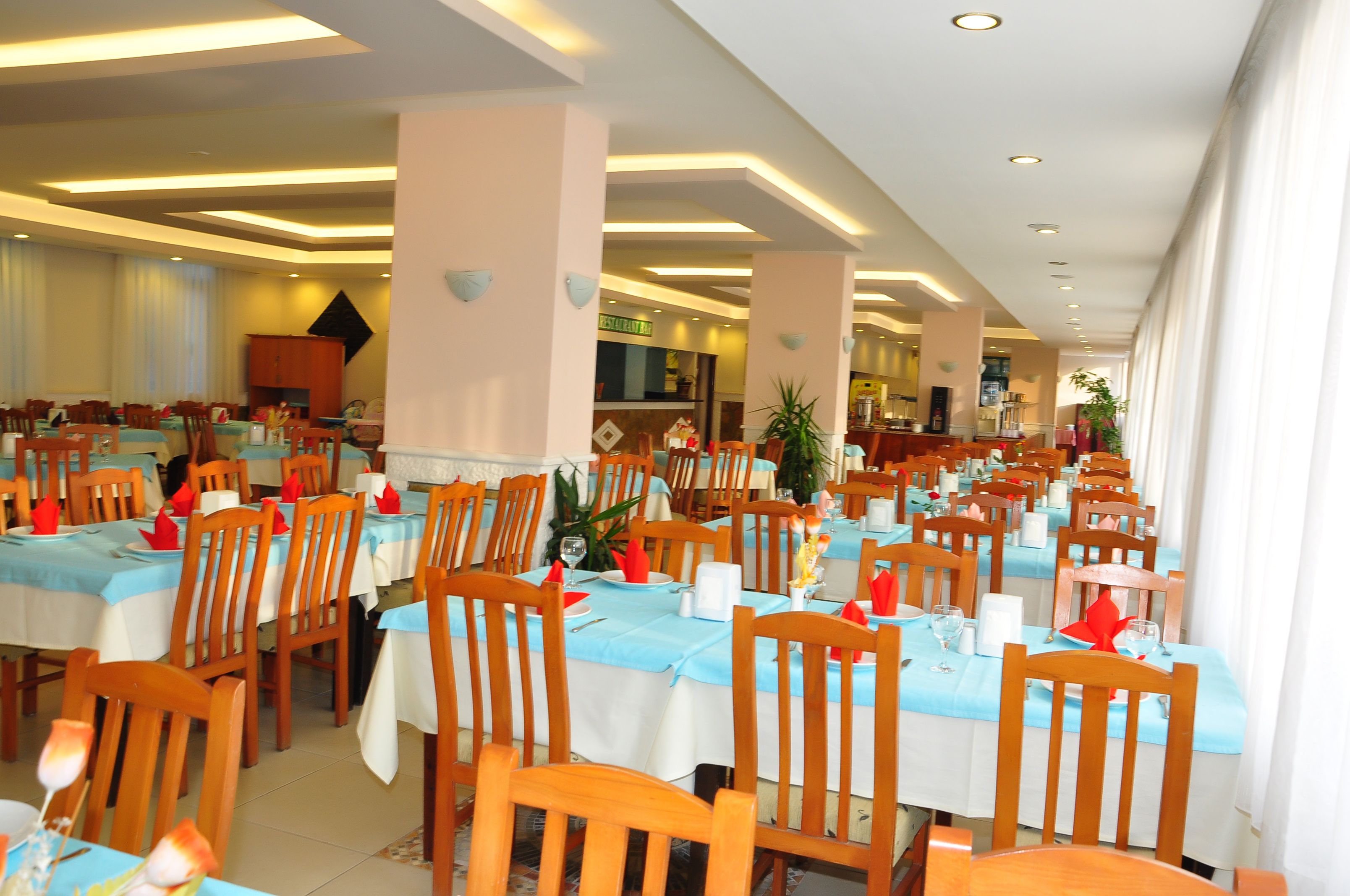 MAIN RESTAURANT