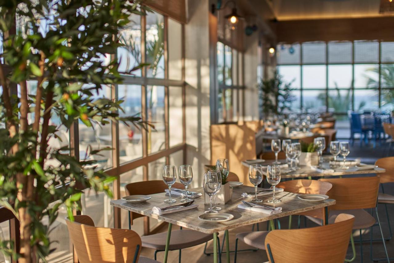 The Fish Market Restaurant +18