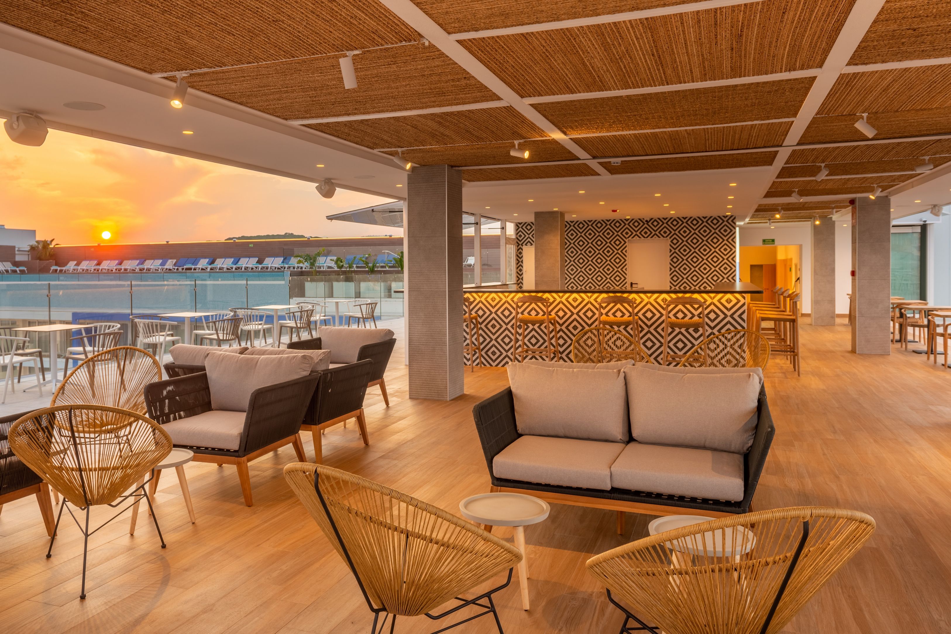 SKYBAR CHILLOUT