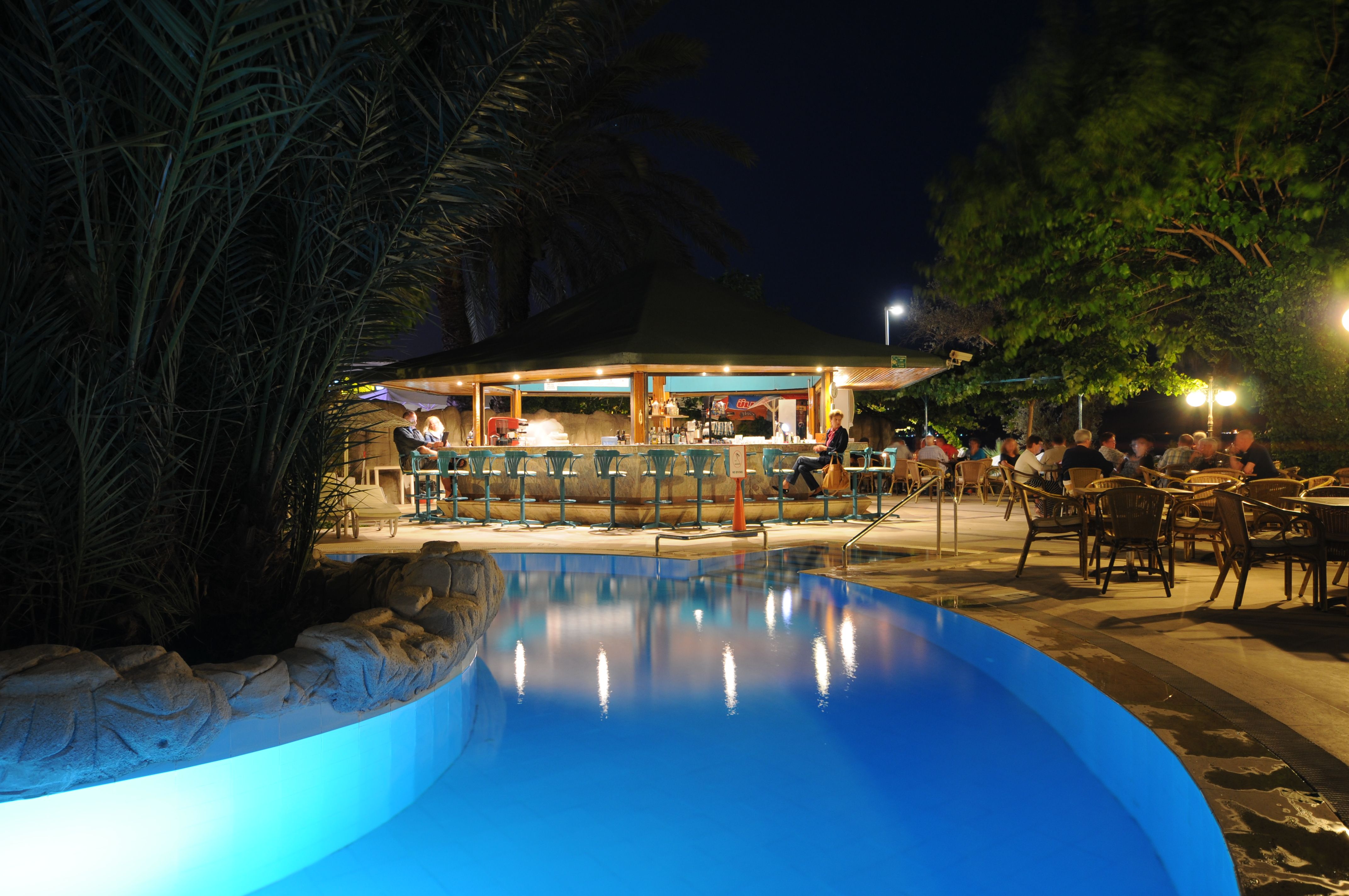 POOL BAR