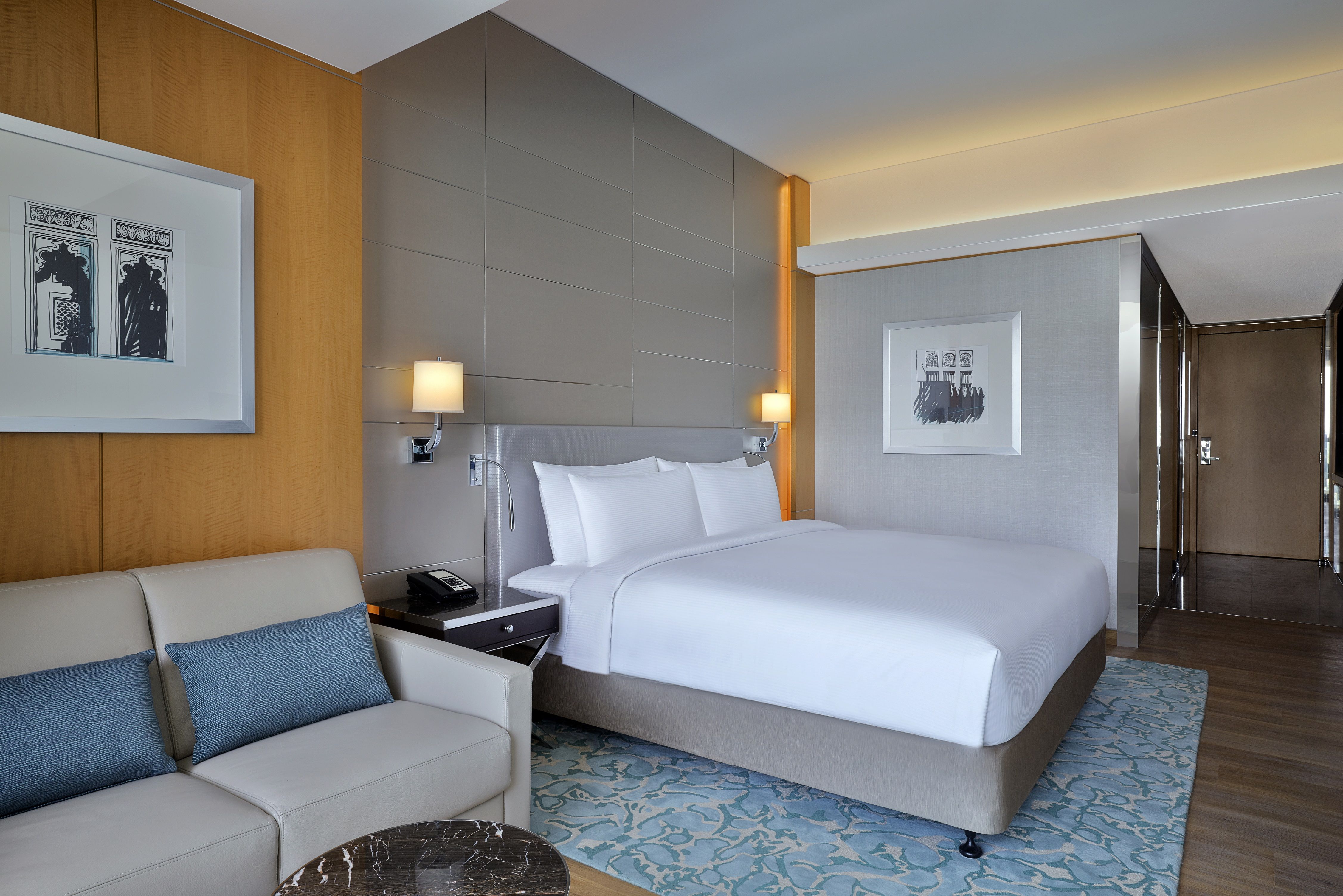 KING DELUXE ROOM WITH SEA VIEW