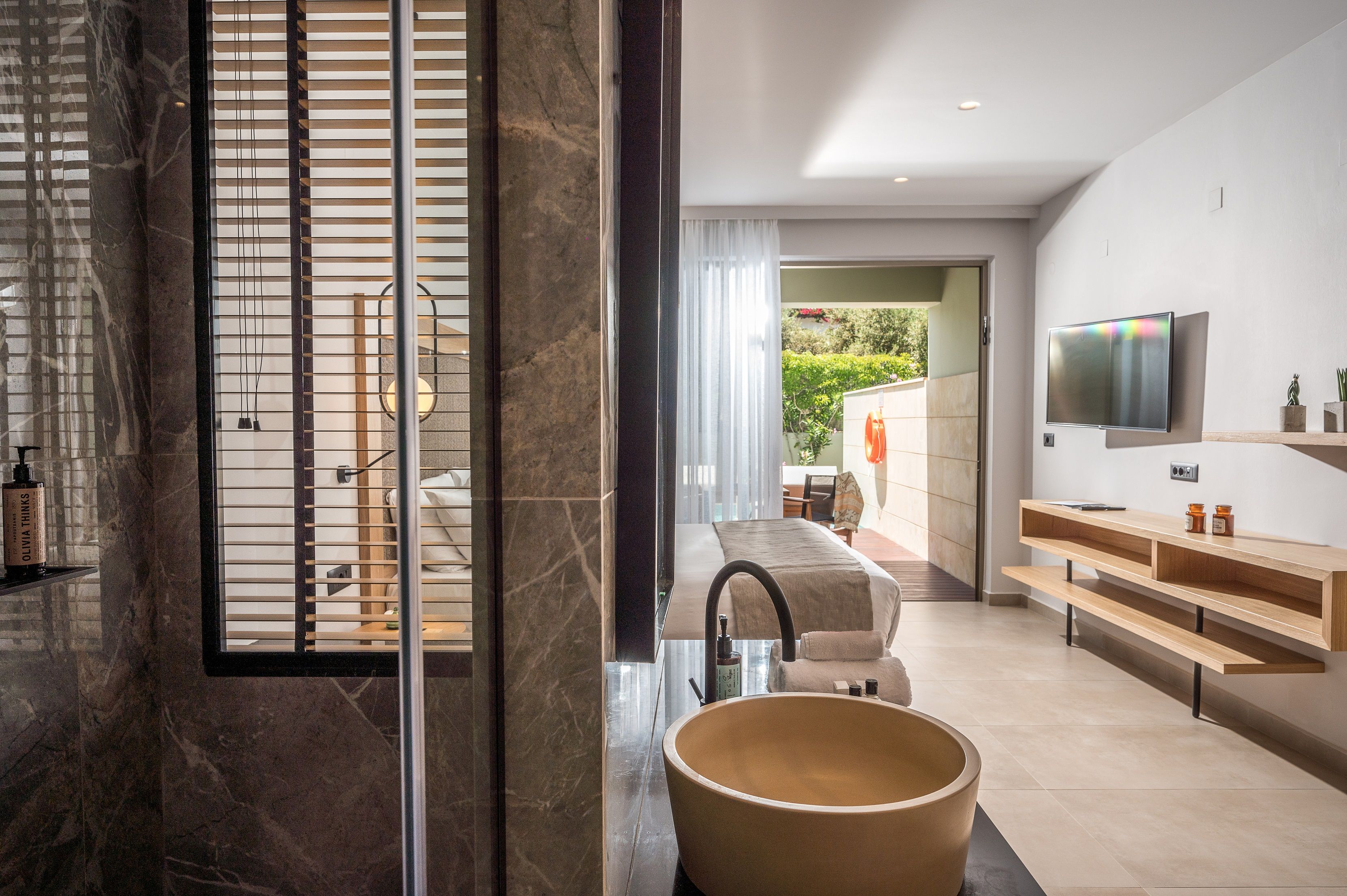 SUITE PRIVATE POOL