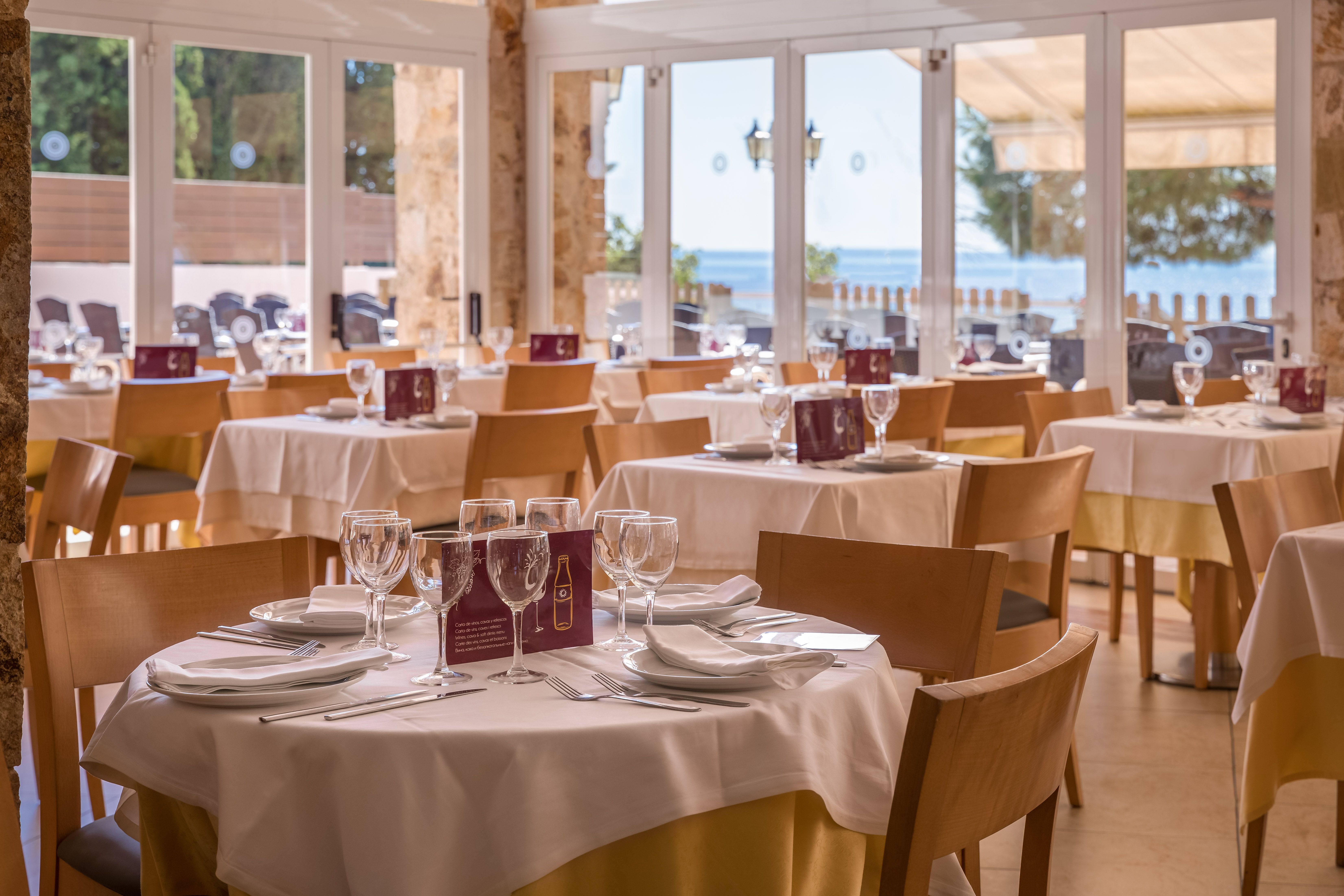 MAIN RESTAURANT